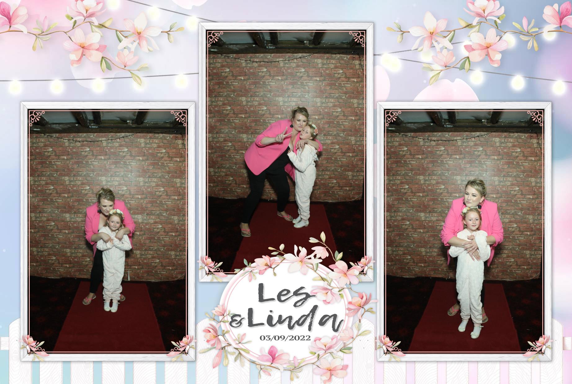 Les & Linda's Wedding  | View more photos from the event at gallery.myphotoboothexperience.co.uk/u/MyPhotoBoothExperienceLtd/Les-Lindas-Wedding