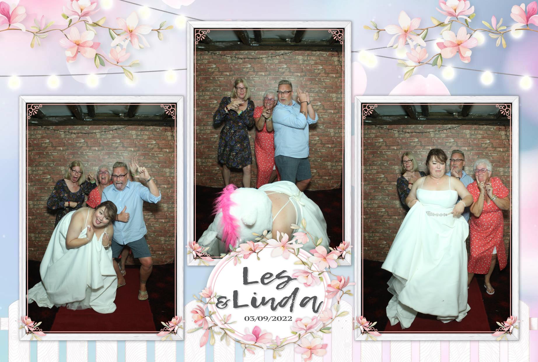Les & Linda's Wedding  | View more photos from the event at gallery.myphotoboothexperience.co.uk/u/MyPhotoBoothExperienceLtd/Les-Lindas-Wedding
