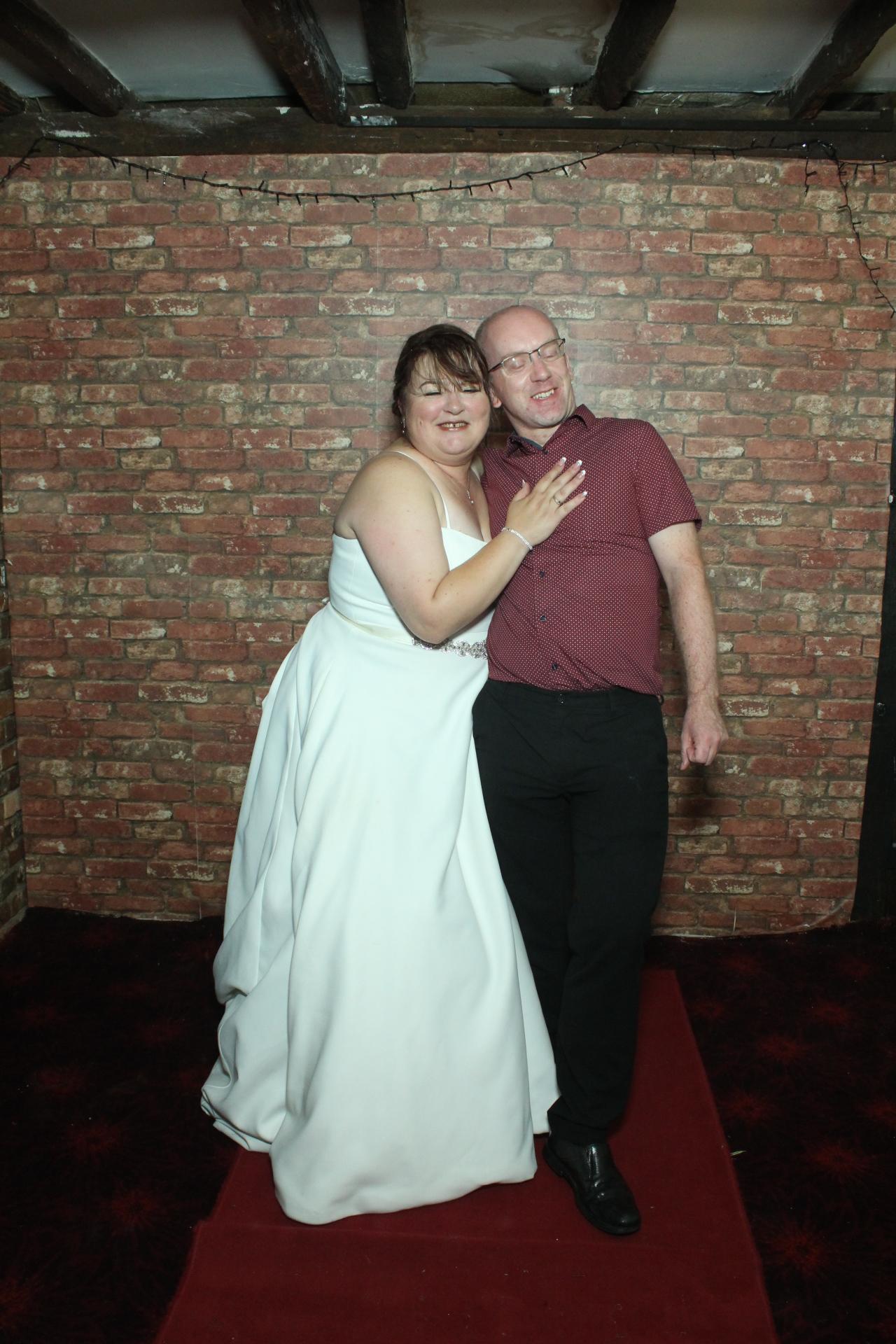 Les & Linda's Wedding  | View more photos from the event at gallery.myphotoboothexperience.co.uk/u/MyPhotoBoothExperienceLtd/Les-Lindas-Wedding