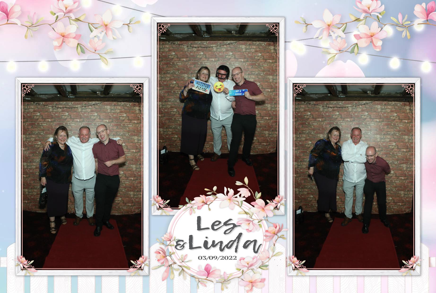 Les & Linda's Wedding  | View more photos from the event at gallery.myphotoboothexperience.co.uk/u/MyPhotoBoothExperienceLtd/Les-Lindas-Wedding