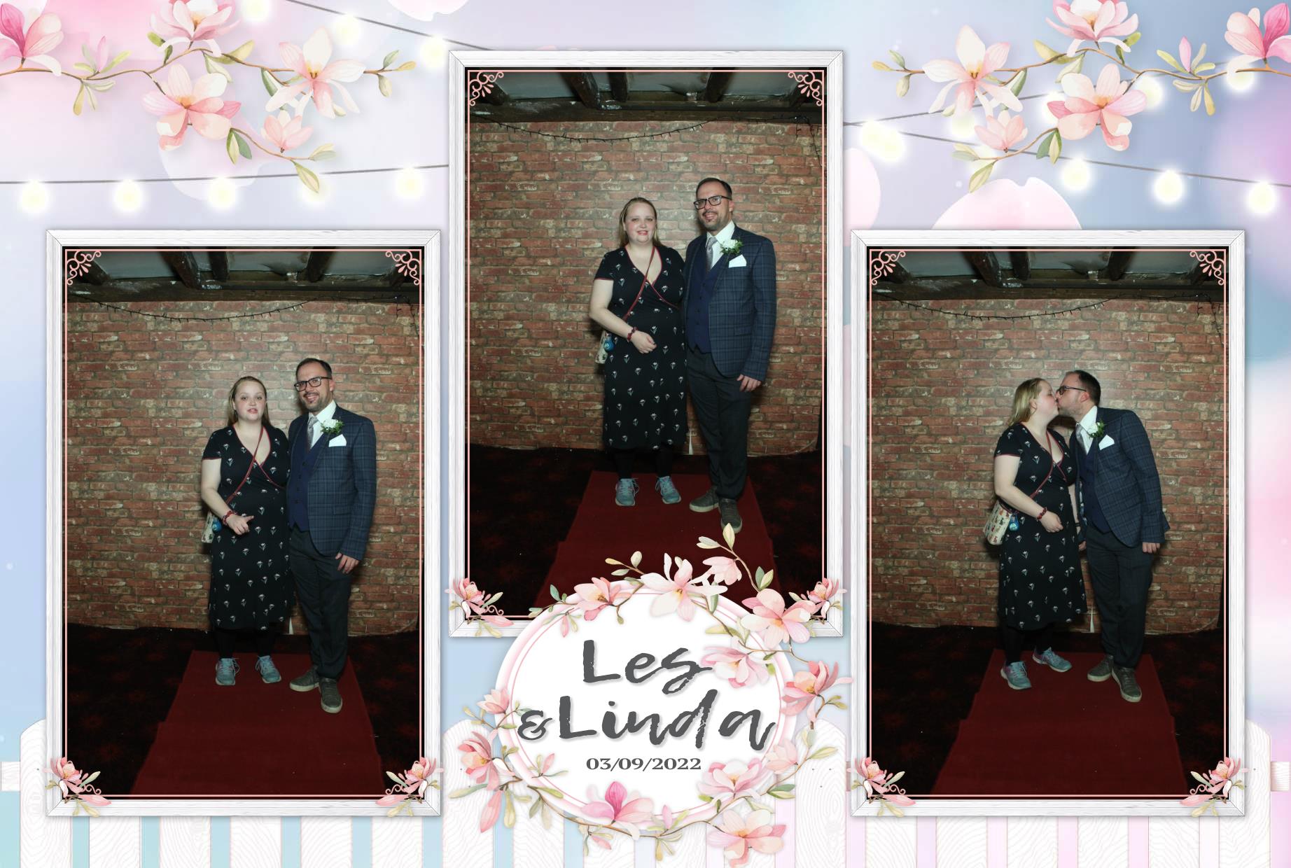 Les & Linda's Wedding  | View more photos from the event at gallery.myphotoboothexperience.co.uk/u/MyPhotoBoothExperienceLtd/Les-Lindas-Wedding