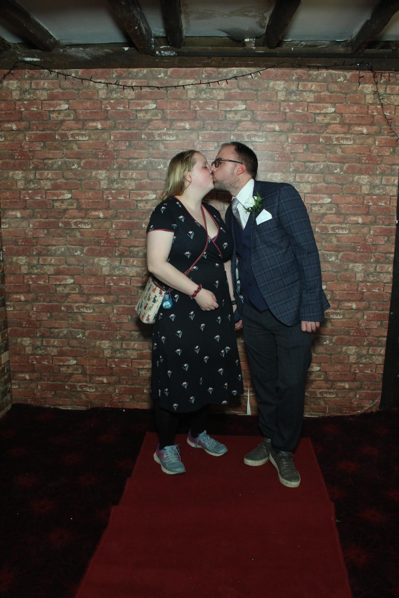Les & Linda's Wedding  | View more photos from the event at gallery.myphotoboothexperience.co.uk/u/MyPhotoBoothExperienceLtd/Les-Lindas-Wedding