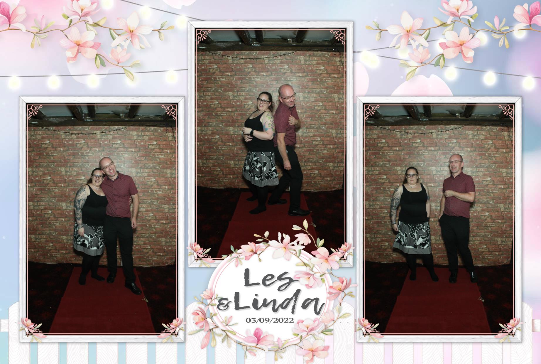 Les & Linda's Wedding  | View more photos from the event at gallery.myphotoboothexperience.co.uk/u/MyPhotoBoothExperienceLtd/Les-Lindas-Wedding