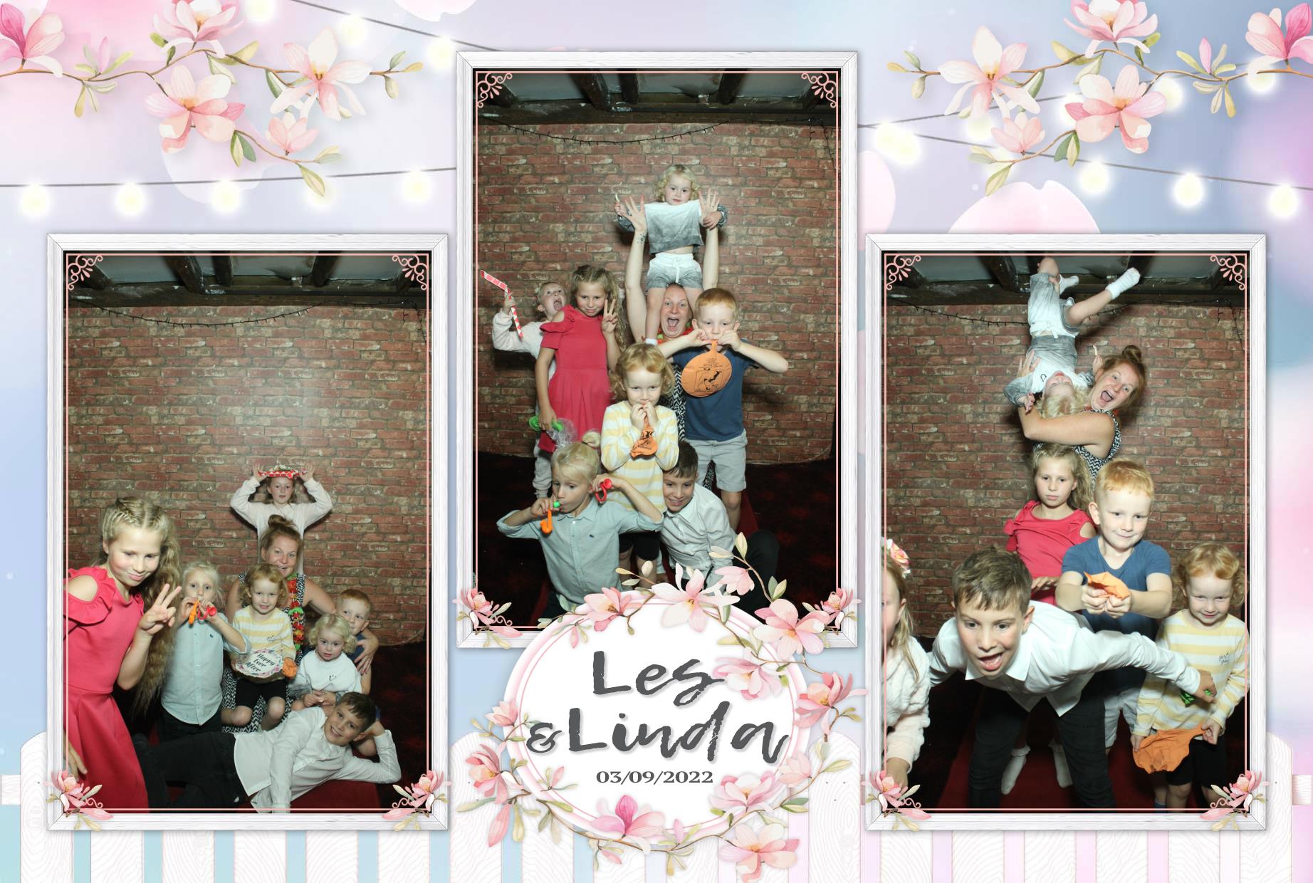 Les & Linda's Wedding  | View more photos from the event at gallery.myphotoboothexperience.co.uk/u/MyPhotoBoothExperienceLtd/Les-Lindas-Wedding