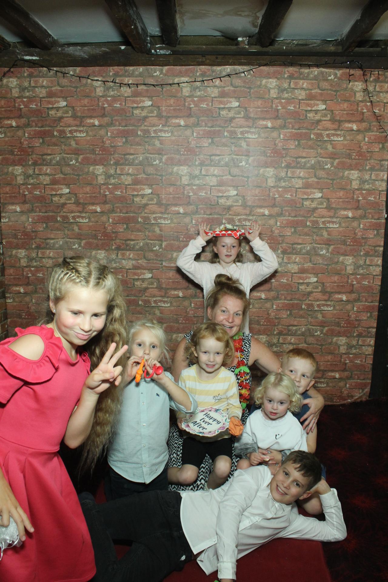 Les & Linda's Wedding  | View more photos from the event at gallery.myphotoboothexperience.co.uk/u/MyPhotoBoothExperienceLtd/Les-Lindas-Wedding