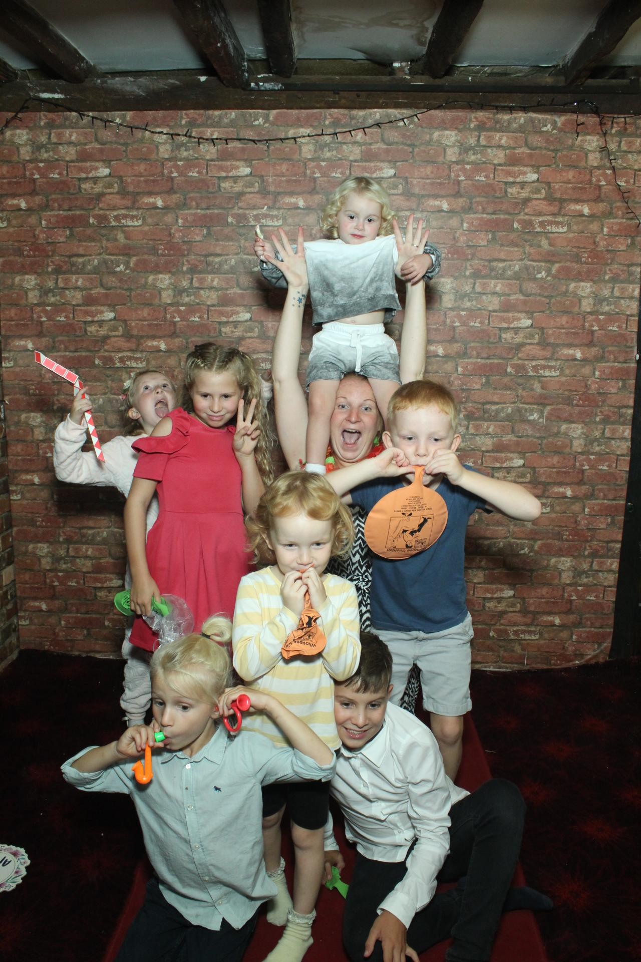 Les & Linda's Wedding  | View more photos from the event at gallery.myphotoboothexperience.co.uk/u/MyPhotoBoothExperienceLtd/Les-Lindas-Wedding