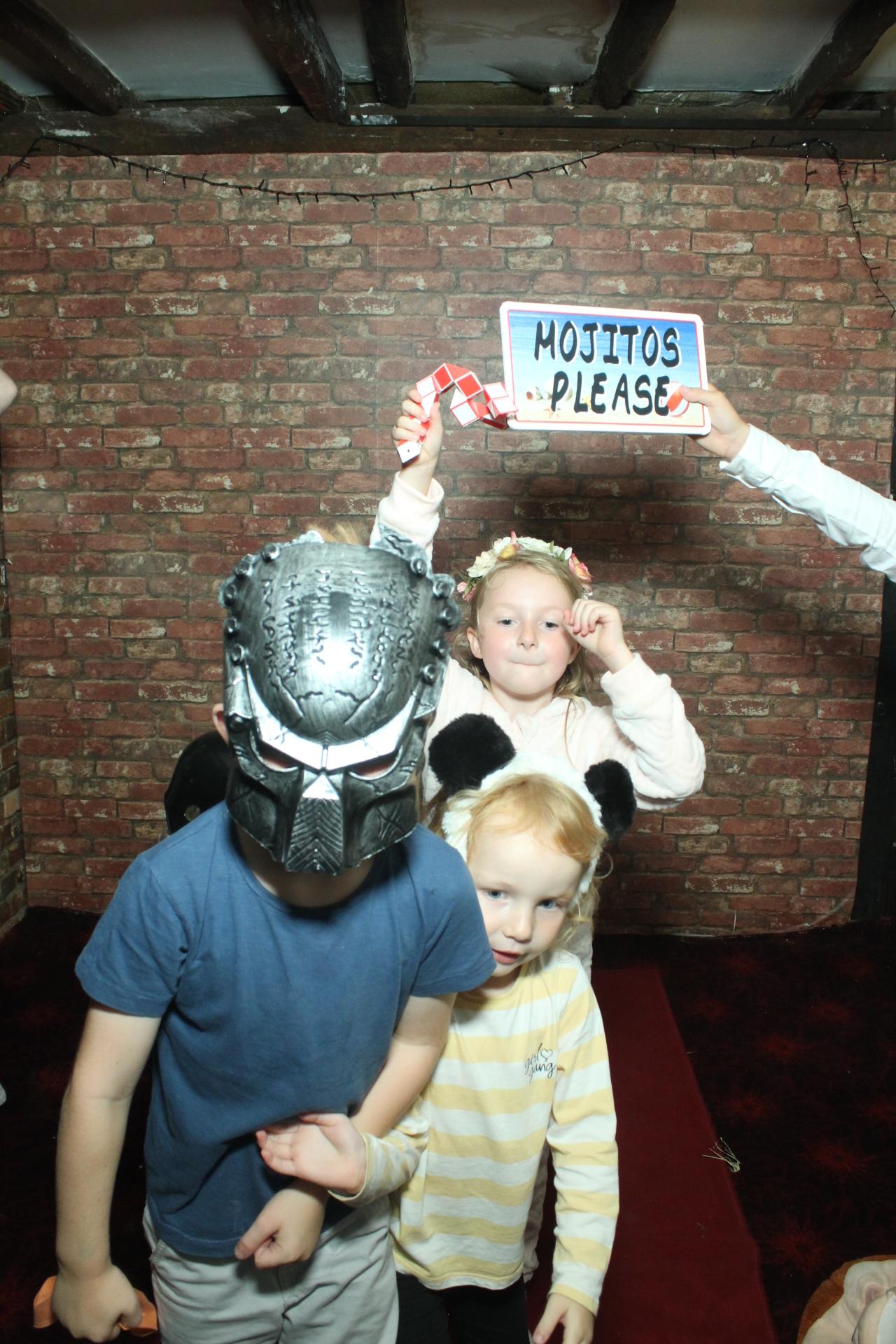 Les & Linda's Wedding  | View more photos from the event at gallery.myphotoboothexperience.co.uk/u/MyPhotoBoothExperienceLtd/Les-Lindas-Wedding