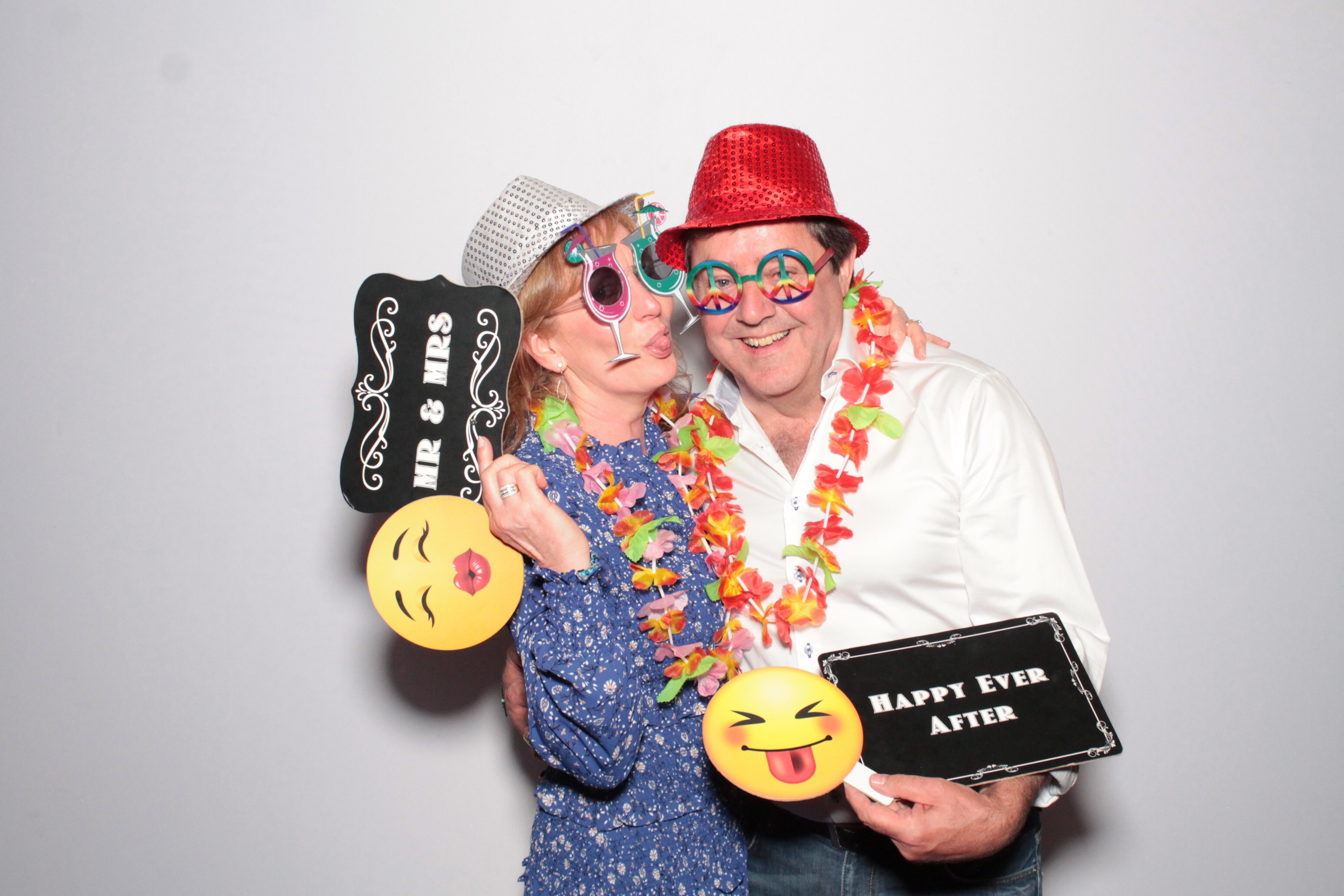 Liz & Dave's Wedding  | View more photos from the event at gallery.myphotoboothexperience.co.uk/u/MyPhotoBoothExperienceLtd/Liz-Daves-Wedding