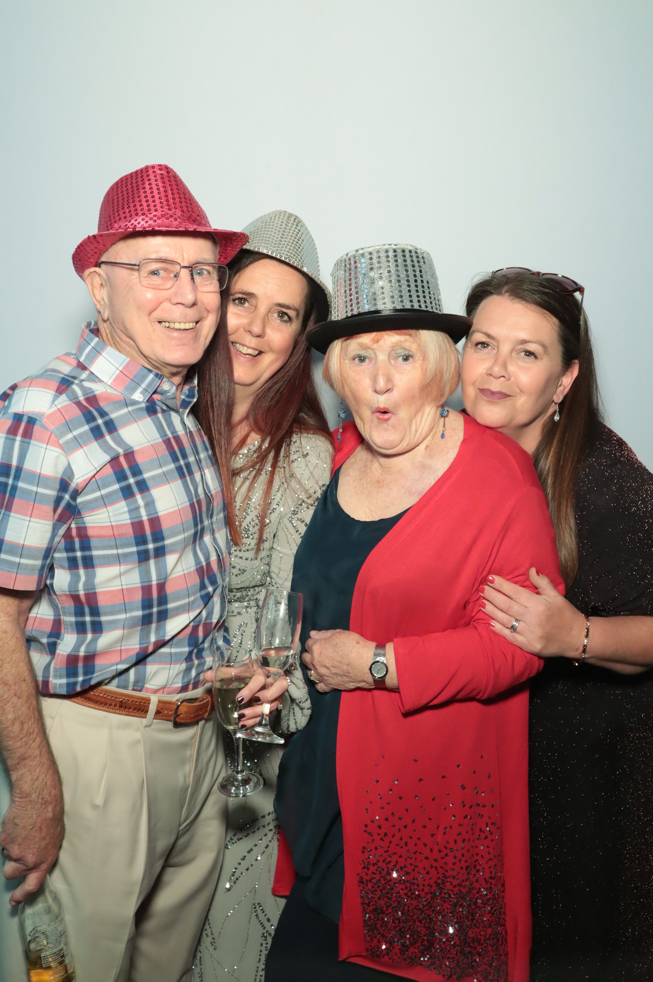 Louise's 50th Birthday | View more photos from the event at gallery.myphotoboothexperience.co.uk/u/MyPhotoBoothExperienceLtd/Louises-50th-Birthday