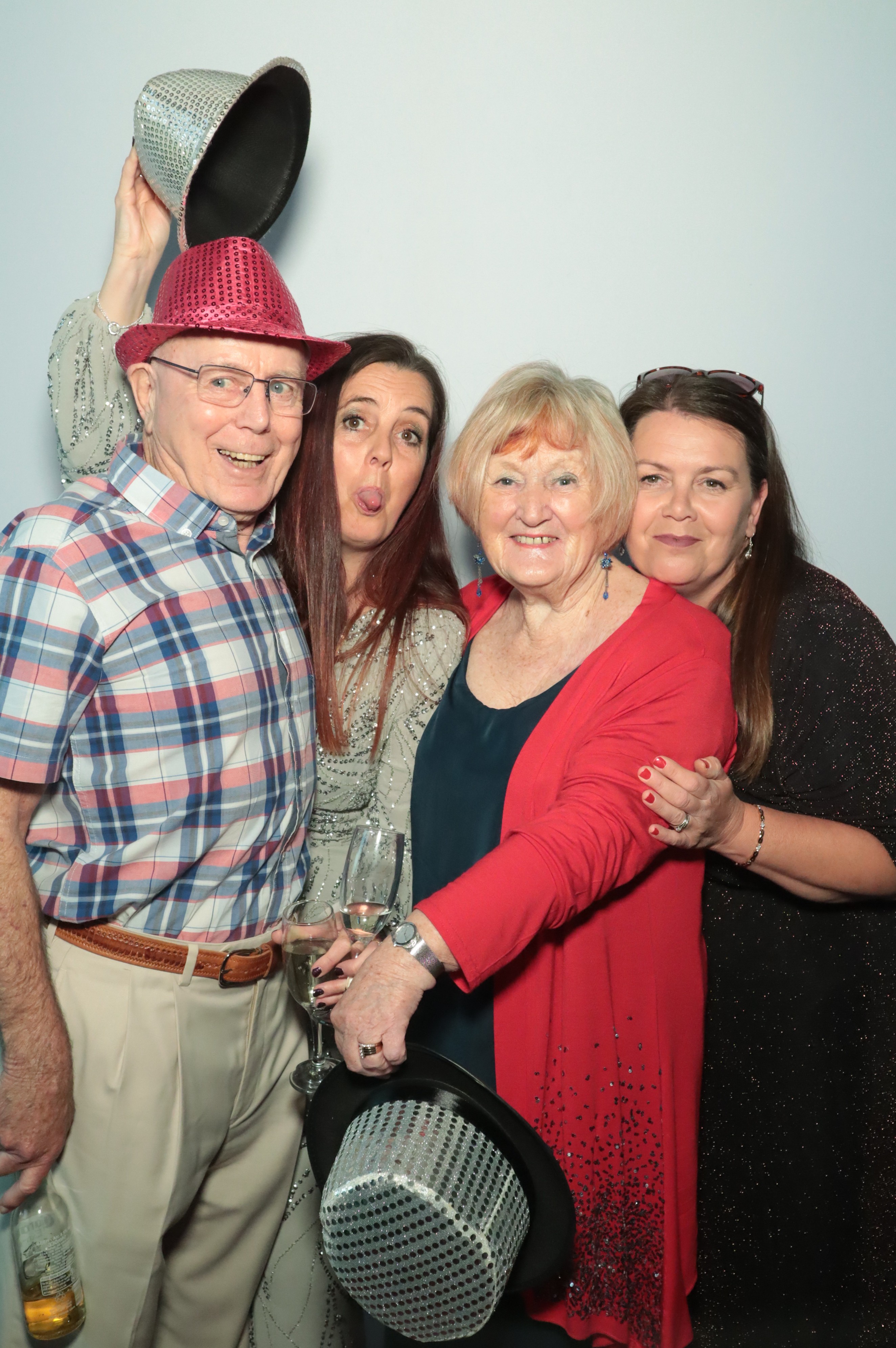 Louise's 50th Birthday | View more photos from the event at gallery.myphotoboothexperience.co.uk/u/MyPhotoBoothExperienceLtd/Louises-50th-Birthday