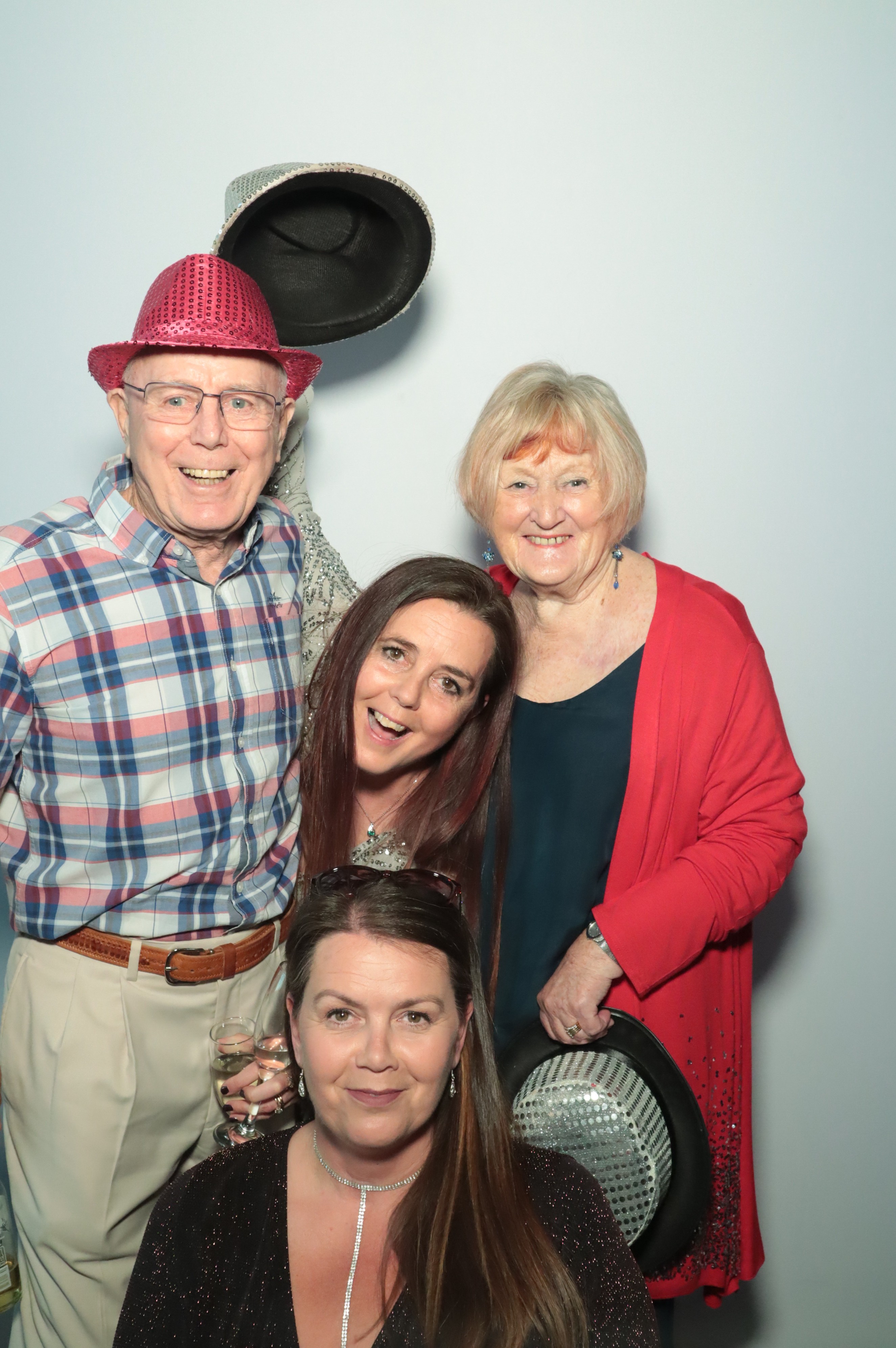 Louise's 50th Birthday | View more photos from the event at gallery.myphotoboothexperience.co.uk/u/MyPhotoBoothExperienceLtd/Louises-50th-Birthday