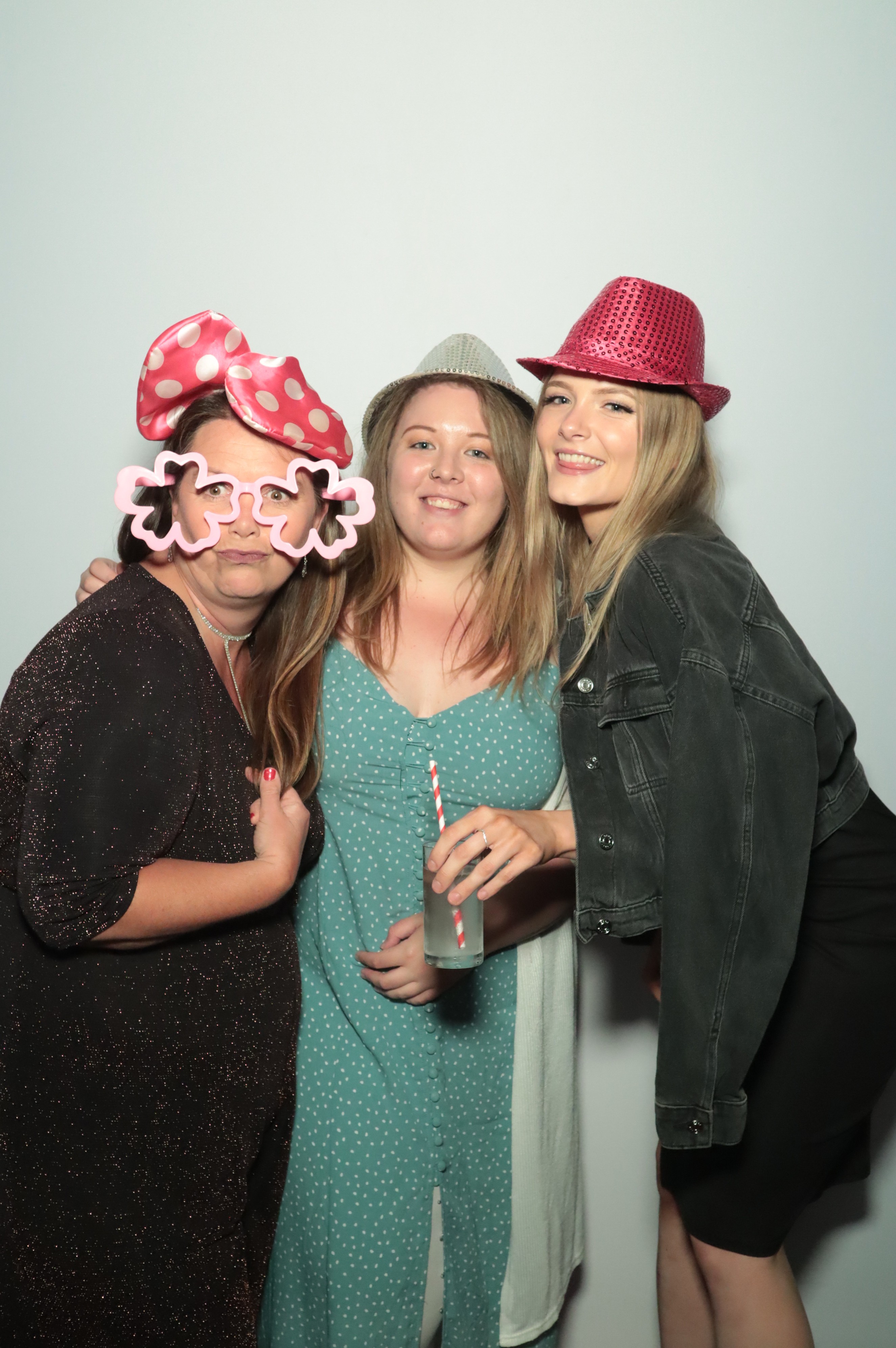 Louise's 50th Birthday | View more photos from the event at gallery.myphotoboothexperience.co.uk/u/MyPhotoBoothExperienceLtd/Louises-50th-Birthday