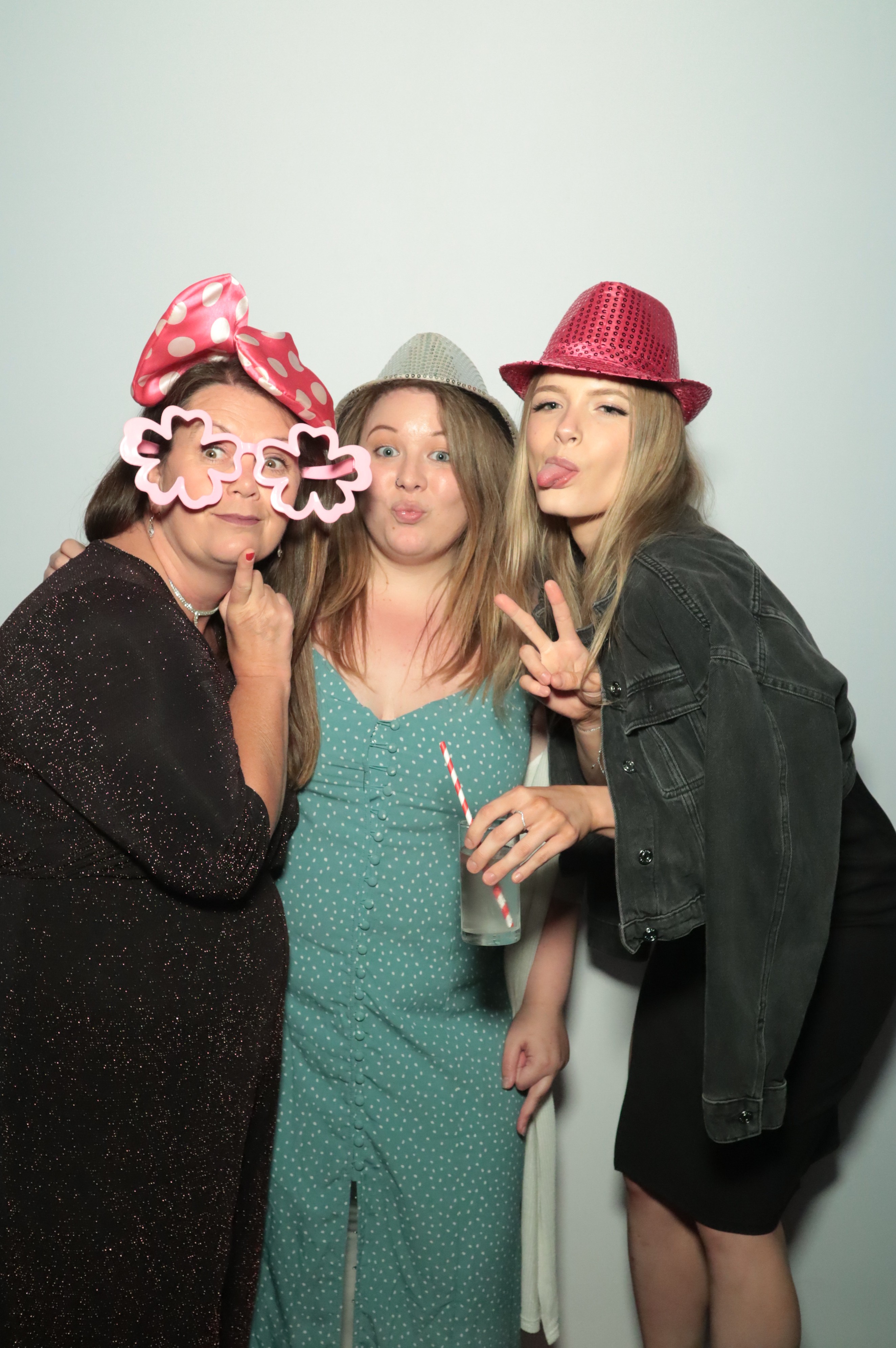 Louise's 50th Birthday | View more photos from the event at gallery.myphotoboothexperience.co.uk/u/MyPhotoBoothExperienceLtd/Louises-50th-Birthday