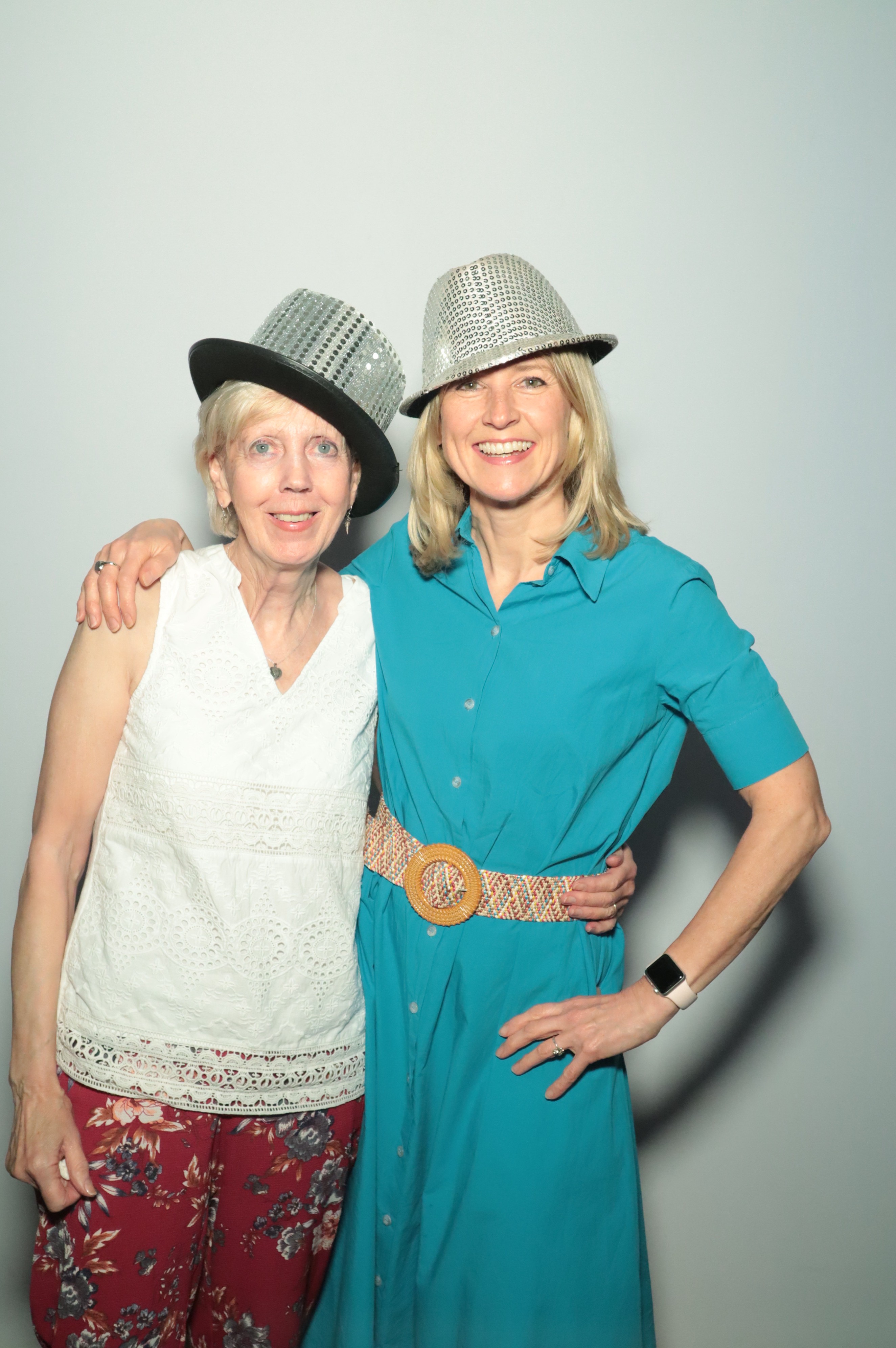Louise's 50th Birthday | View more photos from the event at gallery.myphotoboothexperience.co.uk/u/MyPhotoBoothExperienceLtd/Louises-50th-Birthday