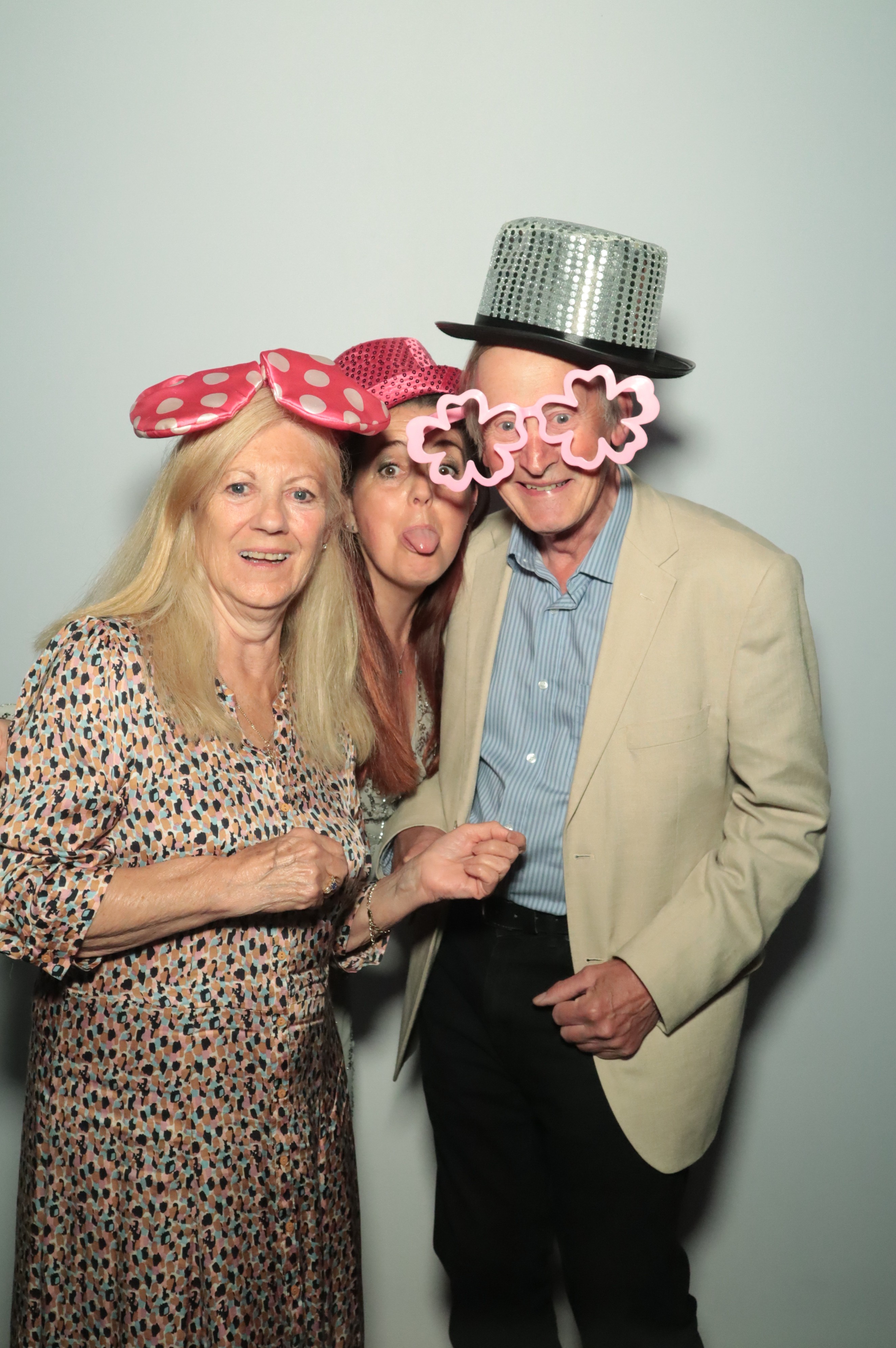 Louise's 50th Birthday | View more photos from the event at gallery.myphotoboothexperience.co.uk/u/MyPhotoBoothExperienceLtd/Louises-50th-Birthday