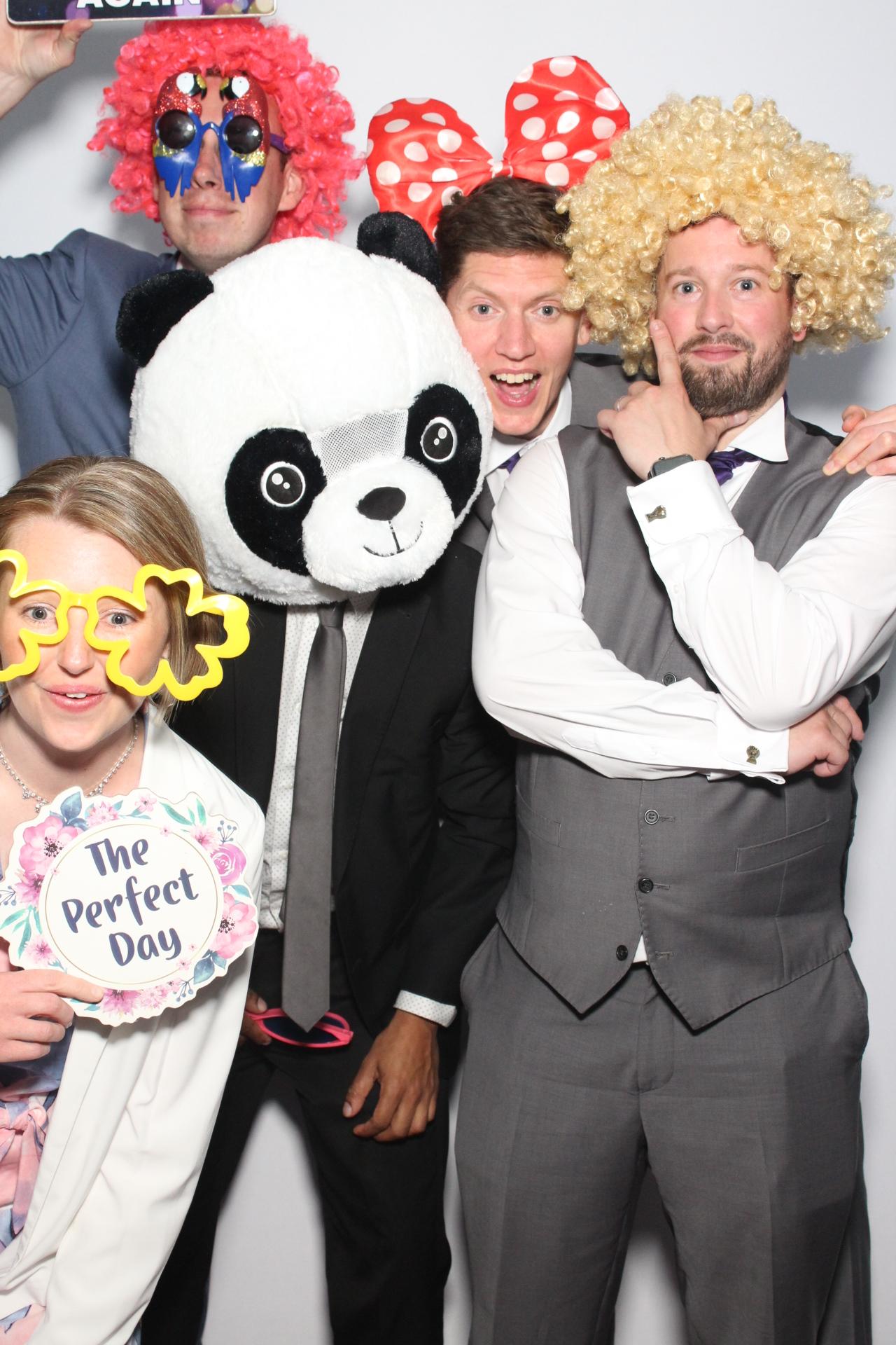 Mr and Mrs Allard  | View more photos from the event at gallery.myphotoboothexperience.co.uk/u/MyPhotoBoothExperienceLtd/Mr-and-Mrs-Allard