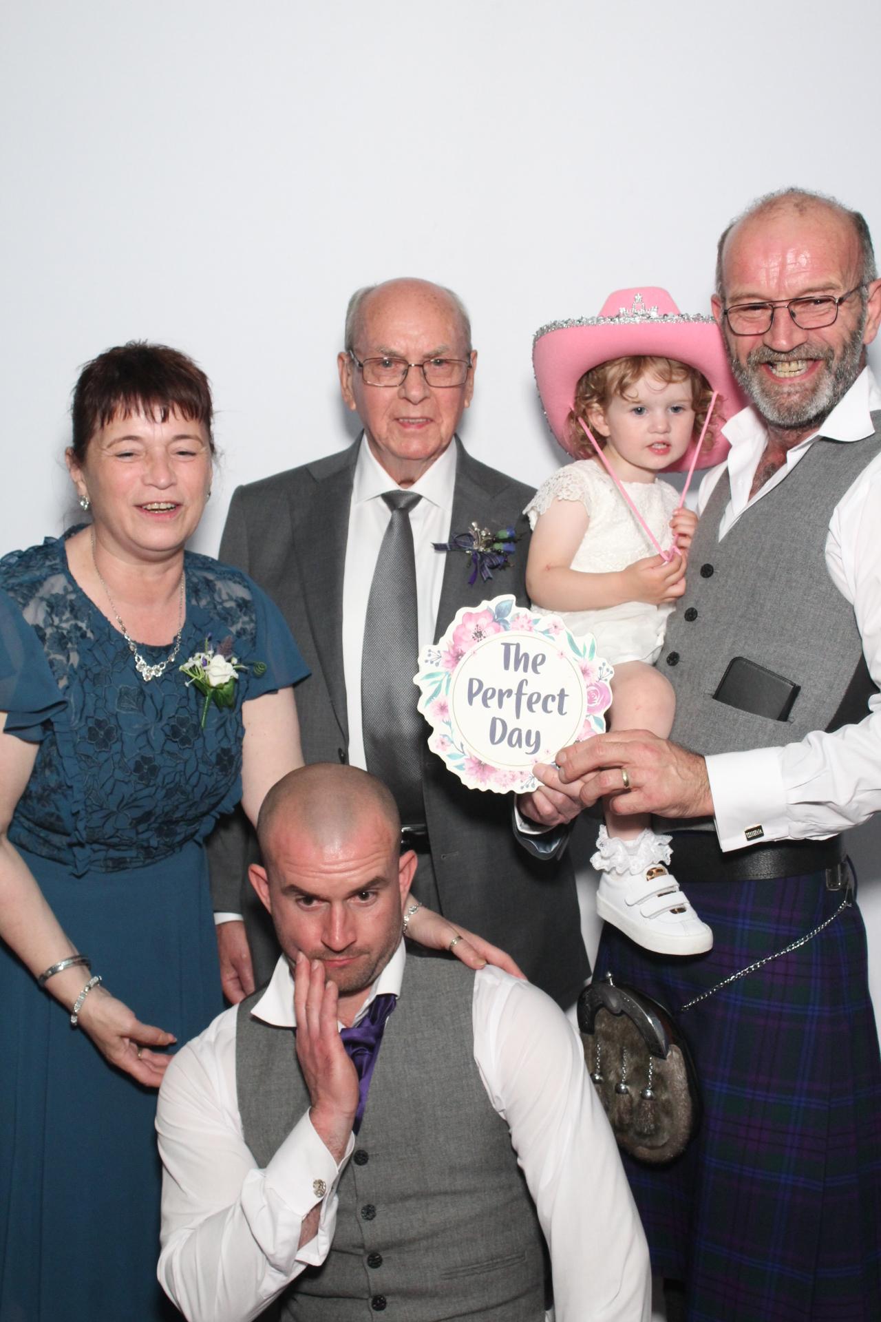 Mr and Mrs Allard  | View more photos from the event at gallery.myphotoboothexperience.co.uk/u/MyPhotoBoothExperienceLtd/Mr-and-Mrs-Allard