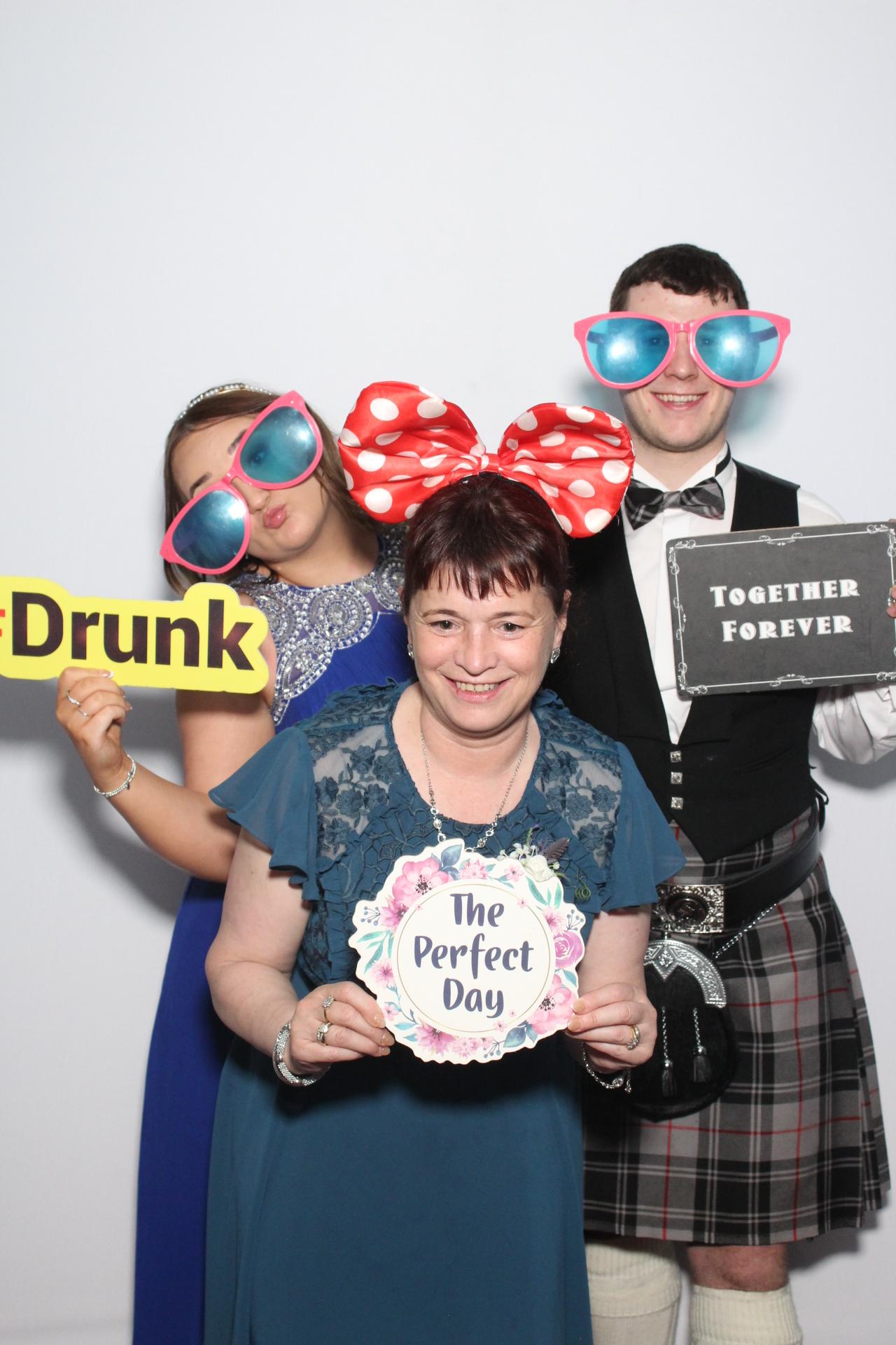 Mr and Mrs Allard  | View more photos from the event at gallery.myphotoboothexperience.co.uk/u/MyPhotoBoothExperienceLtd/Mr-and-Mrs-Allard