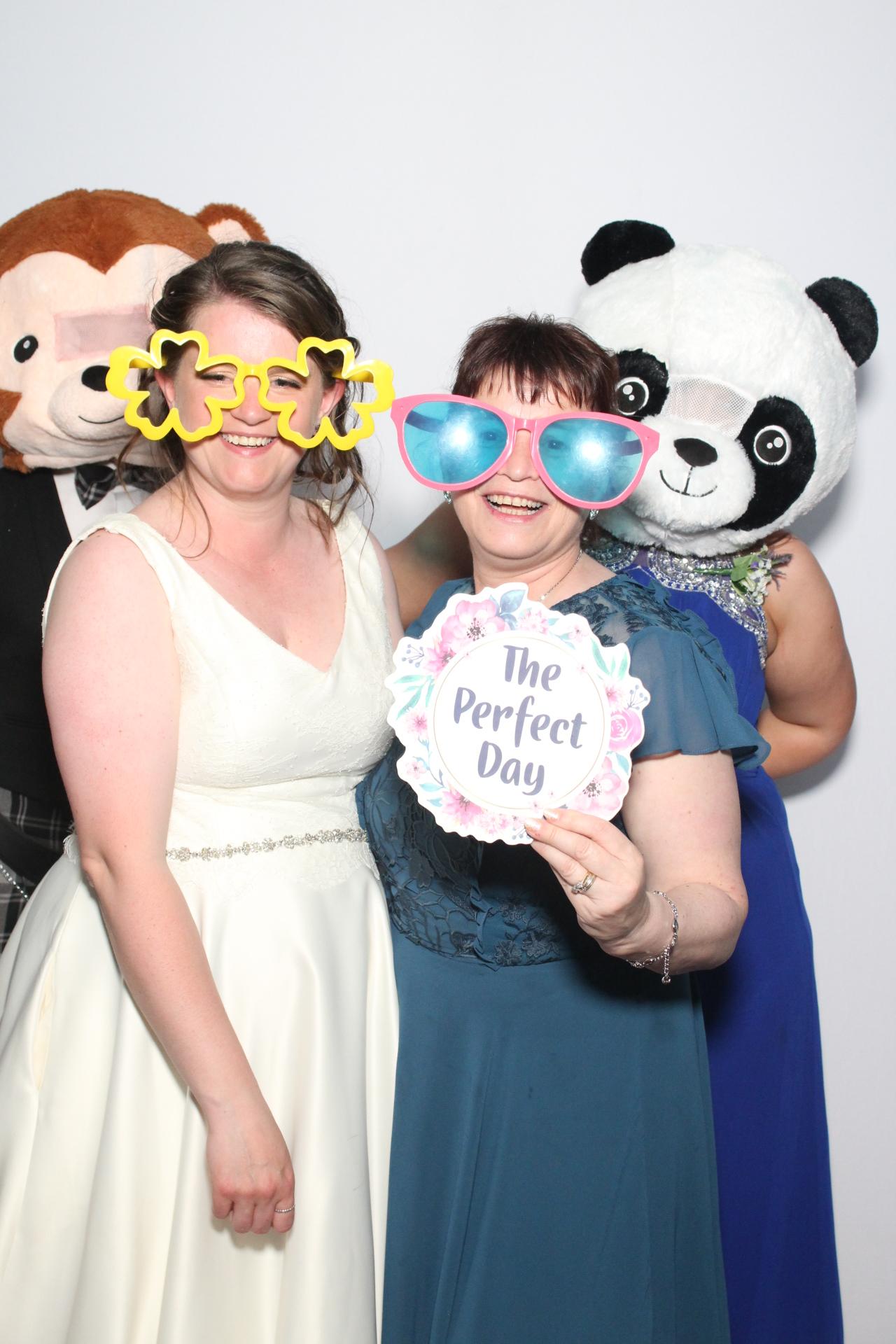 Mr and Mrs Allard  | View more photos from the event at gallery.myphotoboothexperience.co.uk/u/MyPhotoBoothExperienceLtd/Mr-and-Mrs-Allard