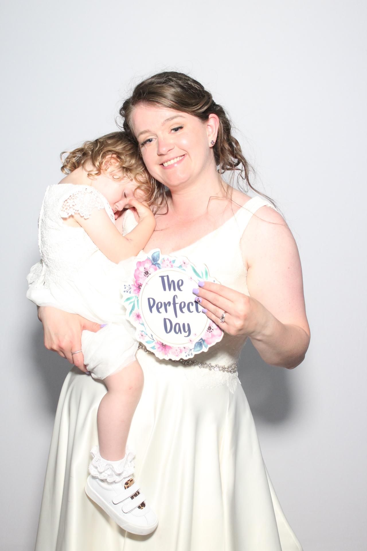 Mr and Mrs Allard  | View more photos from the event at gallery.myphotoboothexperience.co.uk/u/MyPhotoBoothExperienceLtd/Mr-and-Mrs-Allard