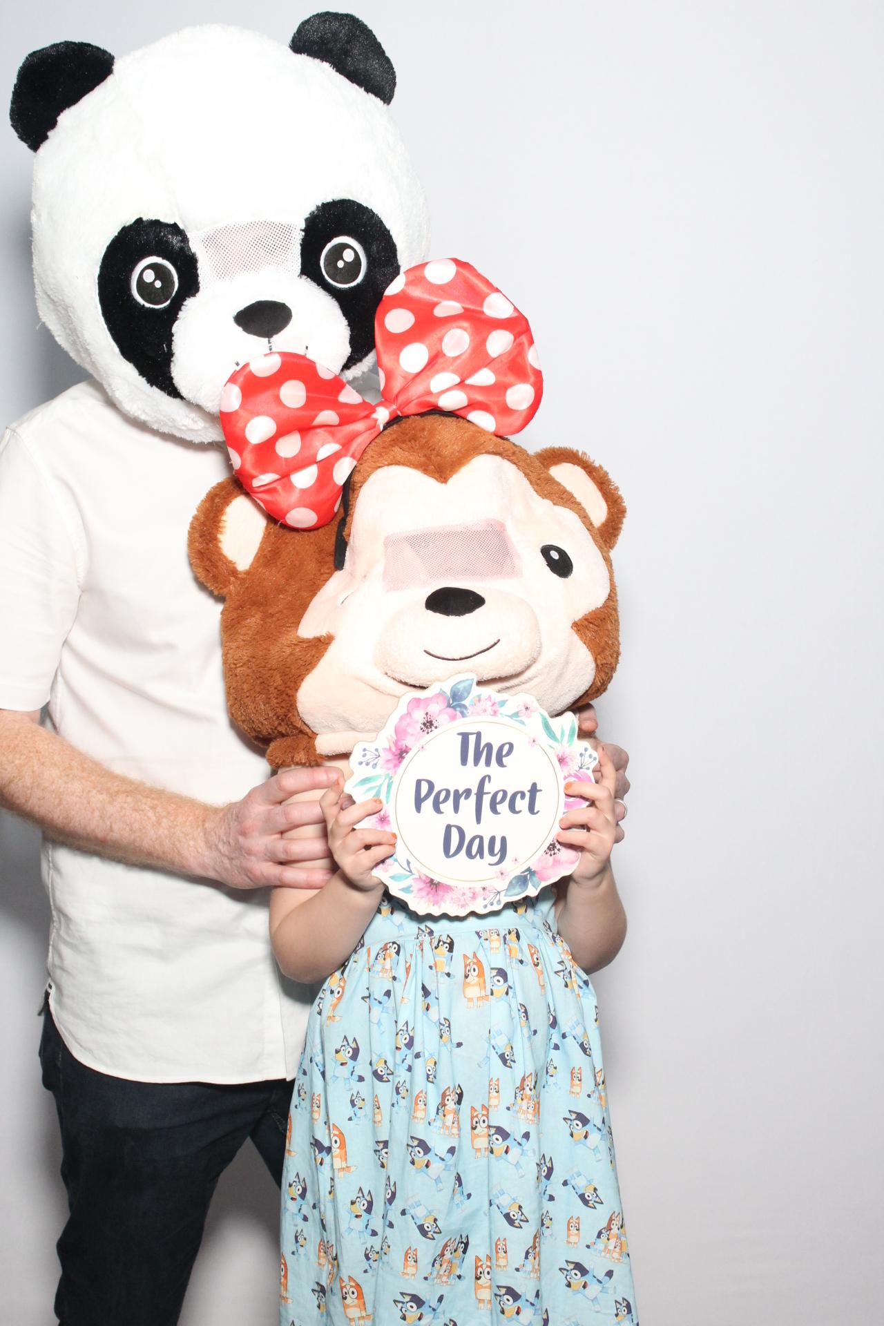 Mr and Mrs Allard  | View more photos from the event at gallery.myphotoboothexperience.co.uk/u/MyPhotoBoothExperienceLtd/Mr-and-Mrs-Allard