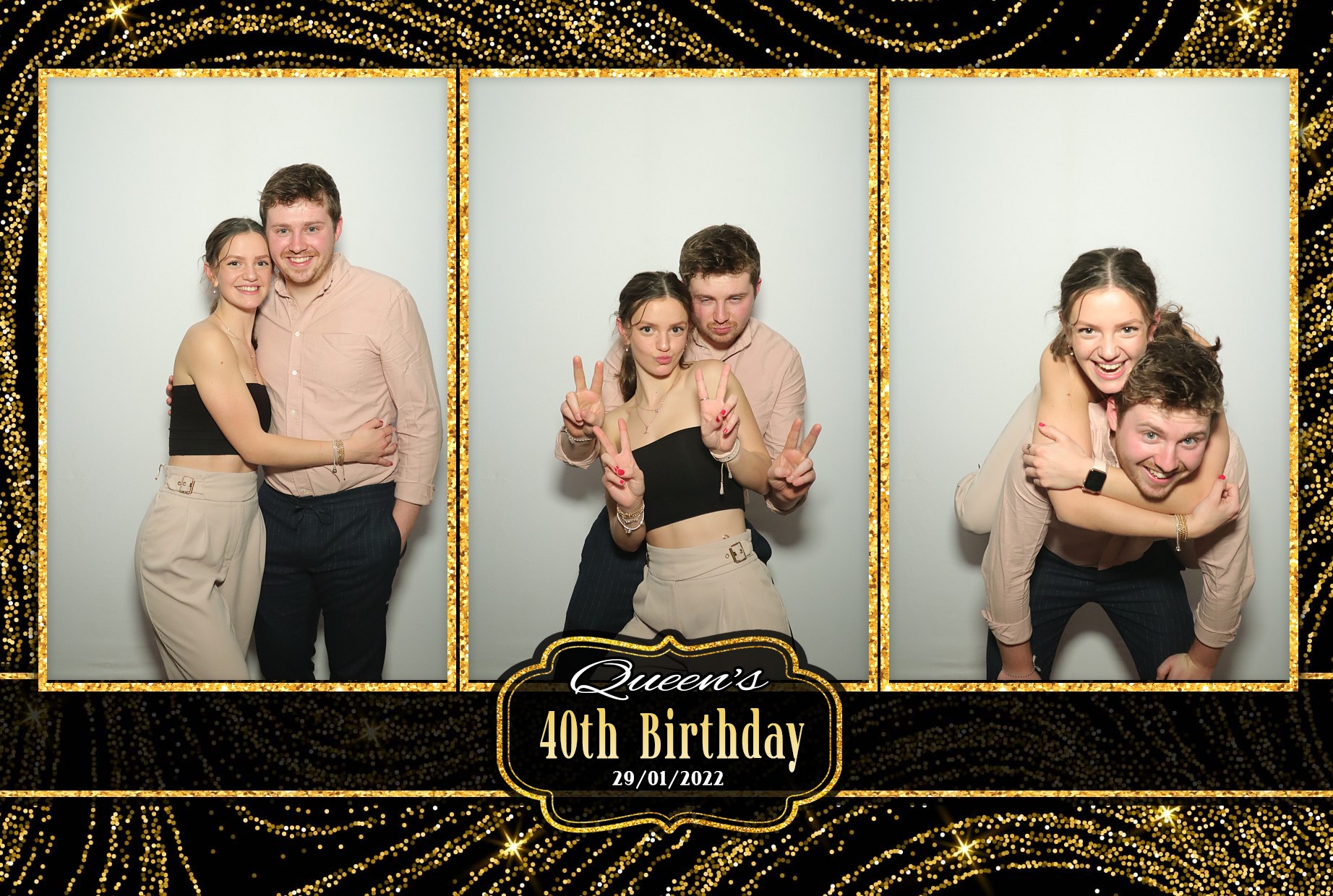 Queen's 40th Birthday Party | View more photos from the event at gallery.myphotoboothexperience.co.uk/u/MyPhotoBoothExperienceLtd/Queens-40th-Birthday-Party
