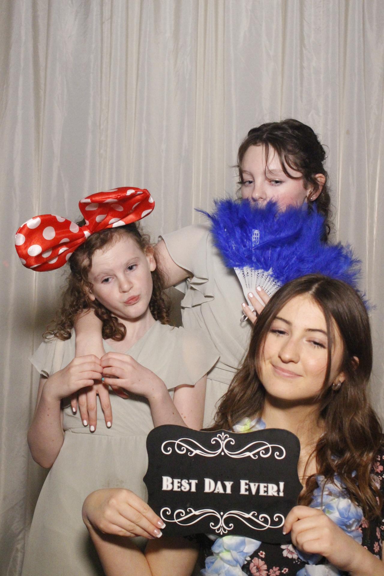 Rob and Melissa's Wedding  | View more photos from the event at gallery.myphotoboothexperience.co.uk/u/MyPhotoBoothExperienceLtd/Rob-and-Melissas-Wedding