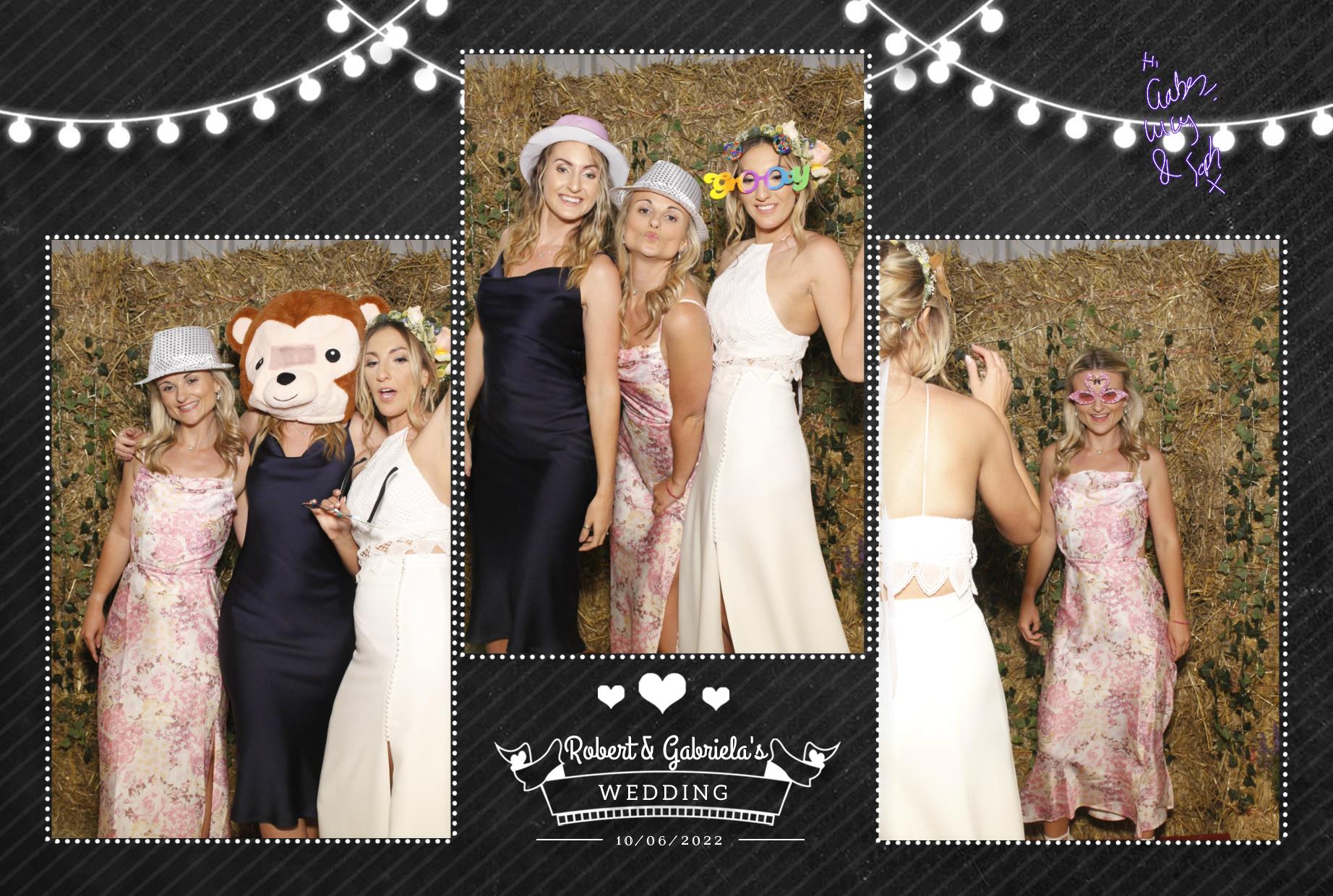 Robert & Gabriela's Wedding  | View more photos from the event at gallery.myphotoboothexperience.co.uk/u/MyPhotoBoothExperienceLtd/Robert-Gabrielas-Wedding