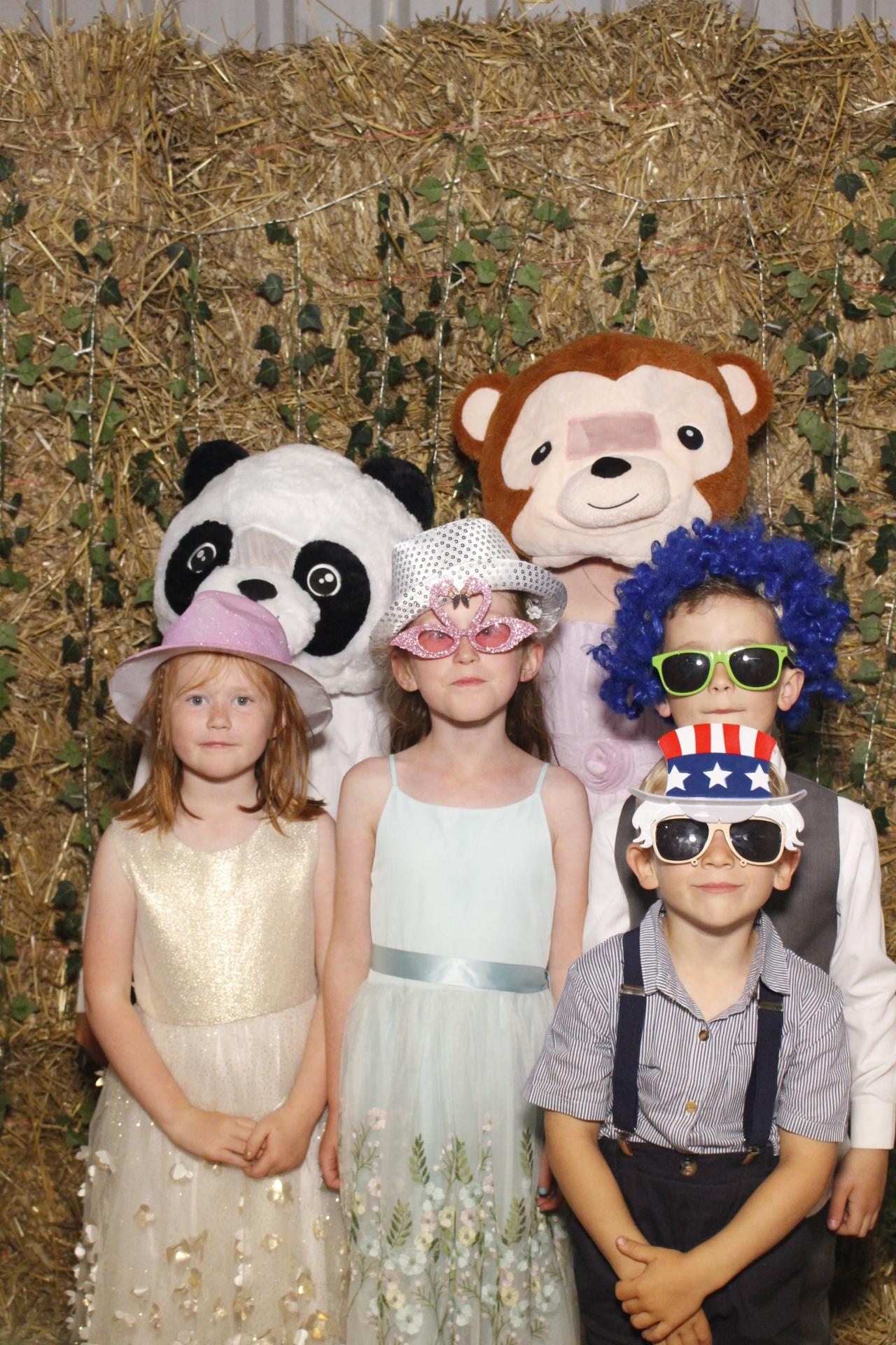 Robert & Gabriela's Wedding  | View more photos from the event at gallery.myphotoboothexperience.co.uk/u/MyPhotoBoothExperienceLtd/Robert-Gabrielas-Wedding