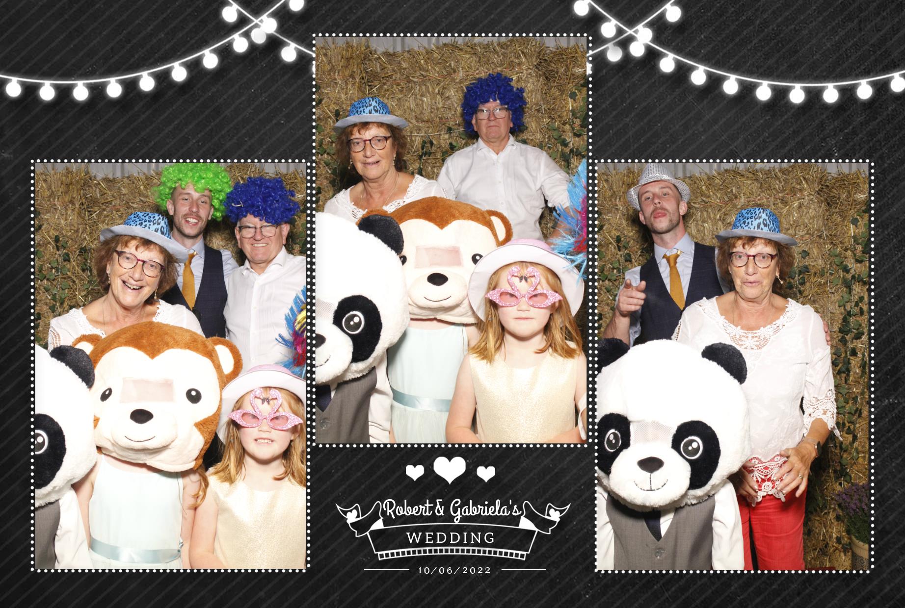 Robert & Gabriela's Wedding  | View more photos from the event at gallery.myphotoboothexperience.co.uk/u/MyPhotoBoothExperienceLtd/Robert-Gabrielas-Wedding