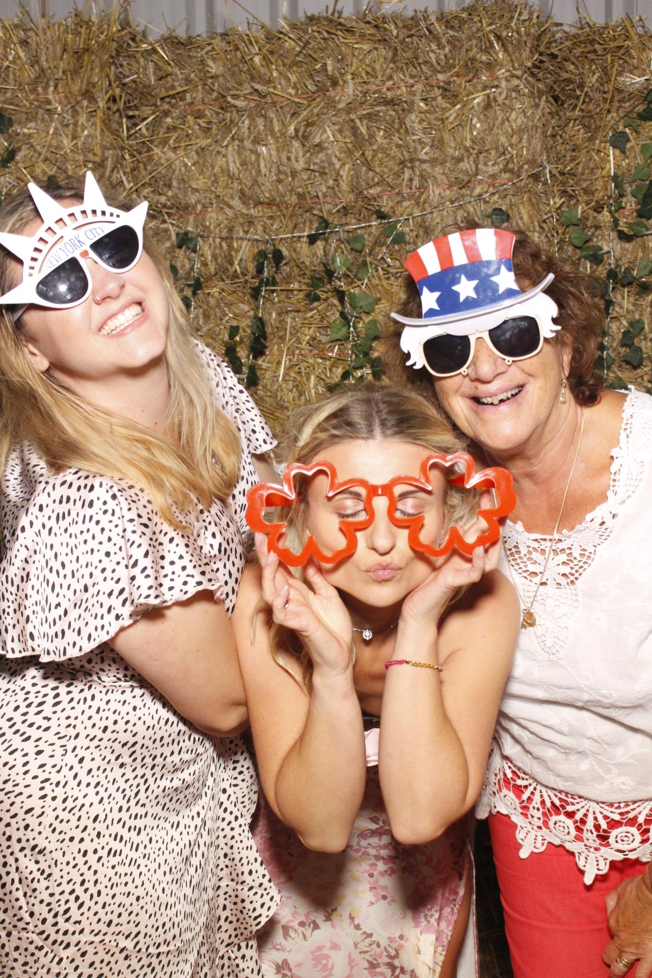 Robert & Gabriela's Wedding  | View more photos from the event at gallery.myphotoboothexperience.co.uk/u/MyPhotoBoothExperienceLtd/Robert-Gabrielas-Wedding