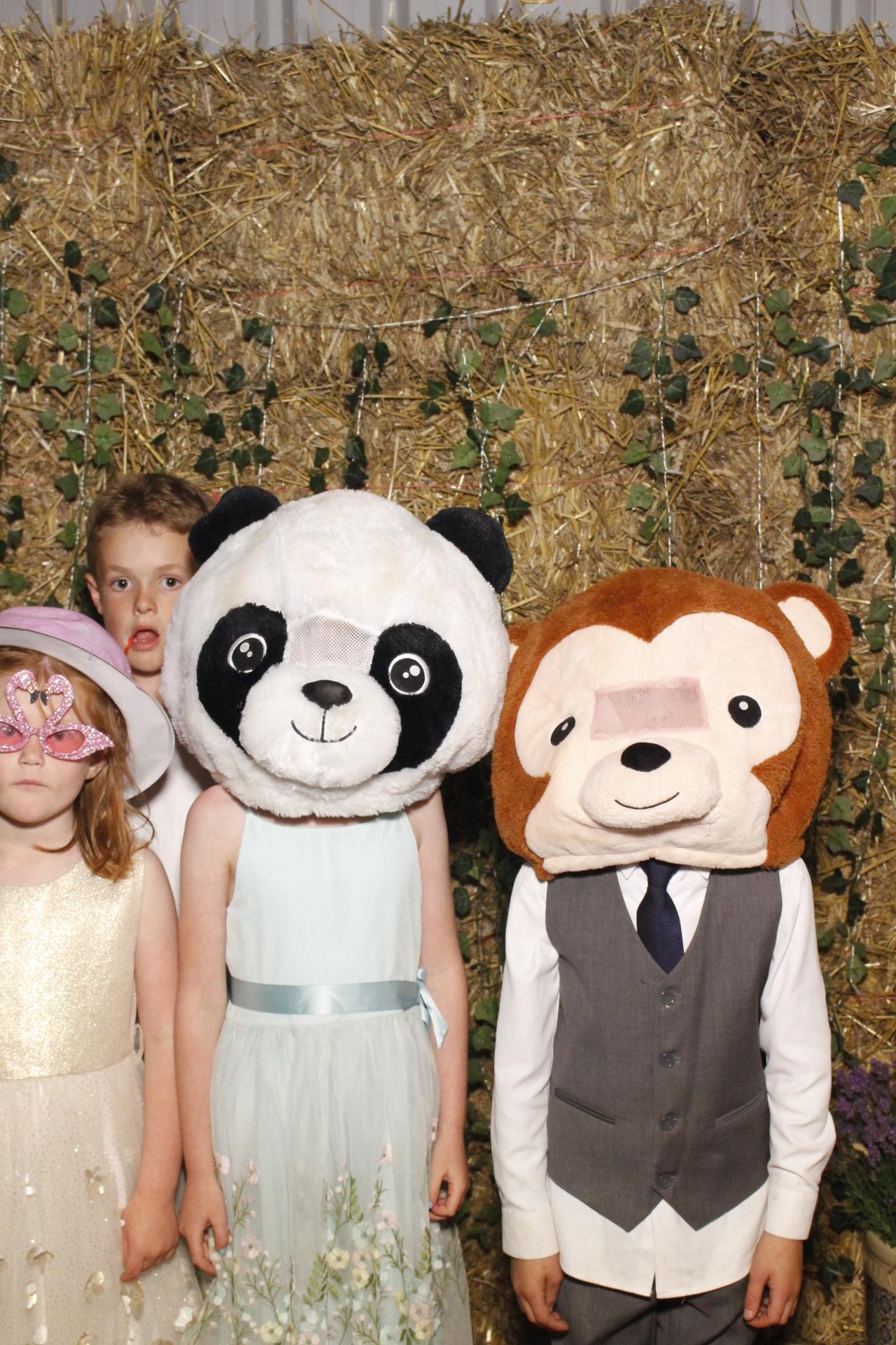 Robert & Gabriela's Wedding  | View more photos from the event at gallery.myphotoboothexperience.co.uk/u/MyPhotoBoothExperienceLtd/Robert-Gabrielas-Wedding