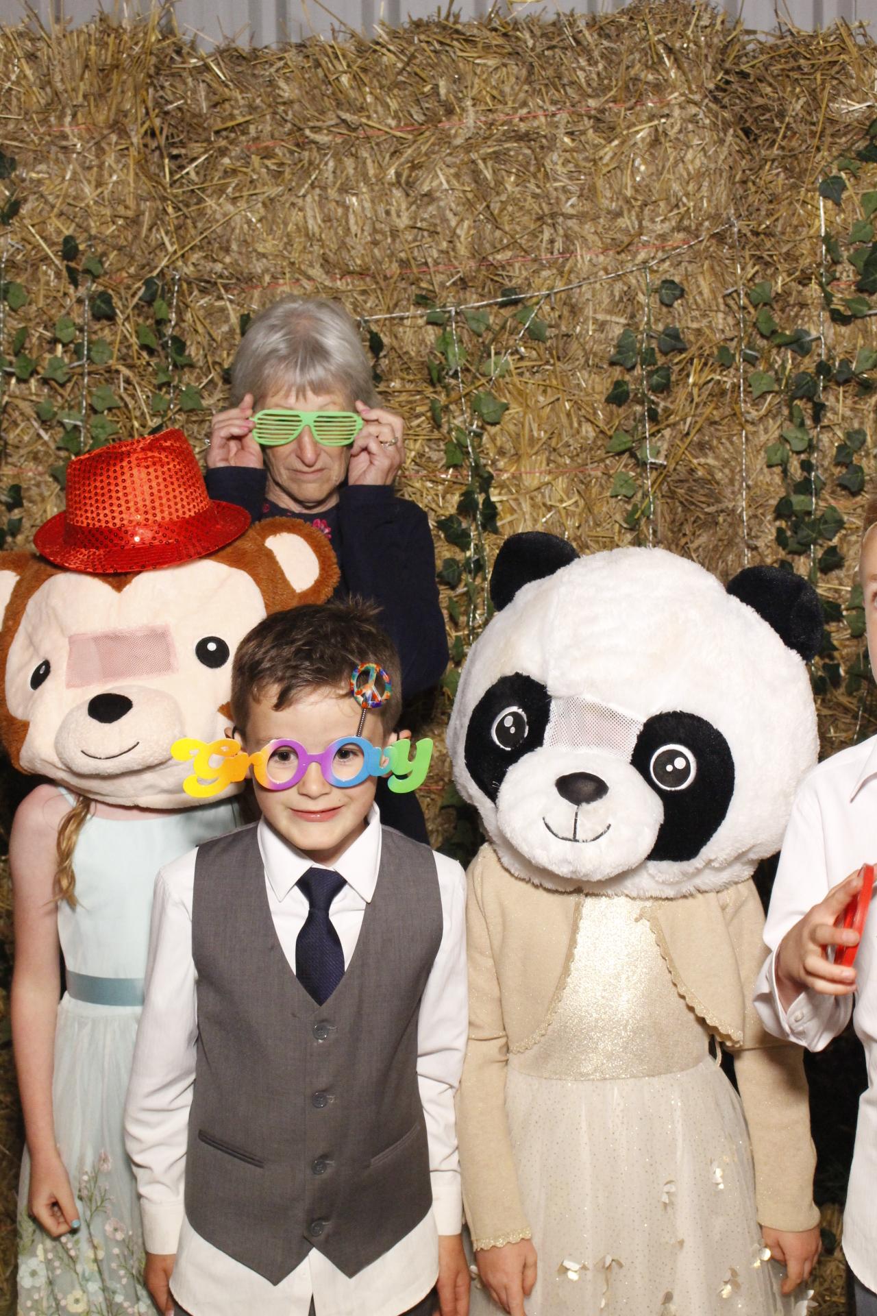 Robert & Gabriela's Wedding  | View more photos from the event at gallery.myphotoboothexperience.co.uk/u/MyPhotoBoothExperienceLtd/Robert-Gabrielas-Wedding