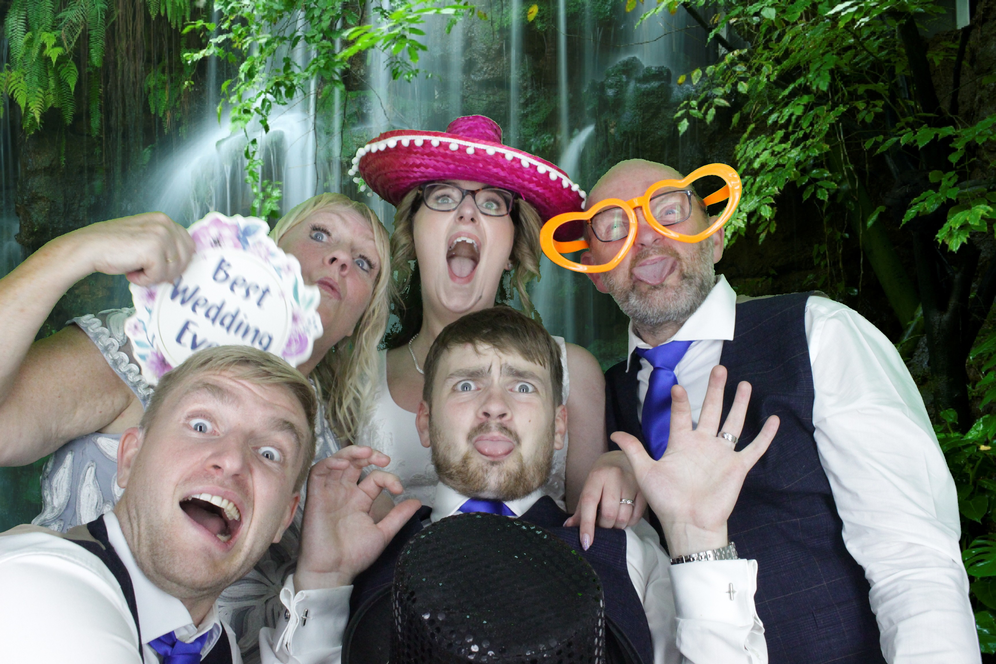 Scott & Jenny's Wedding  | View more photos from the event at gallery.myphotoboothexperience.co.uk/u/MyPhotoBoothExperienceLtd/Scott-Jennys-Wedding