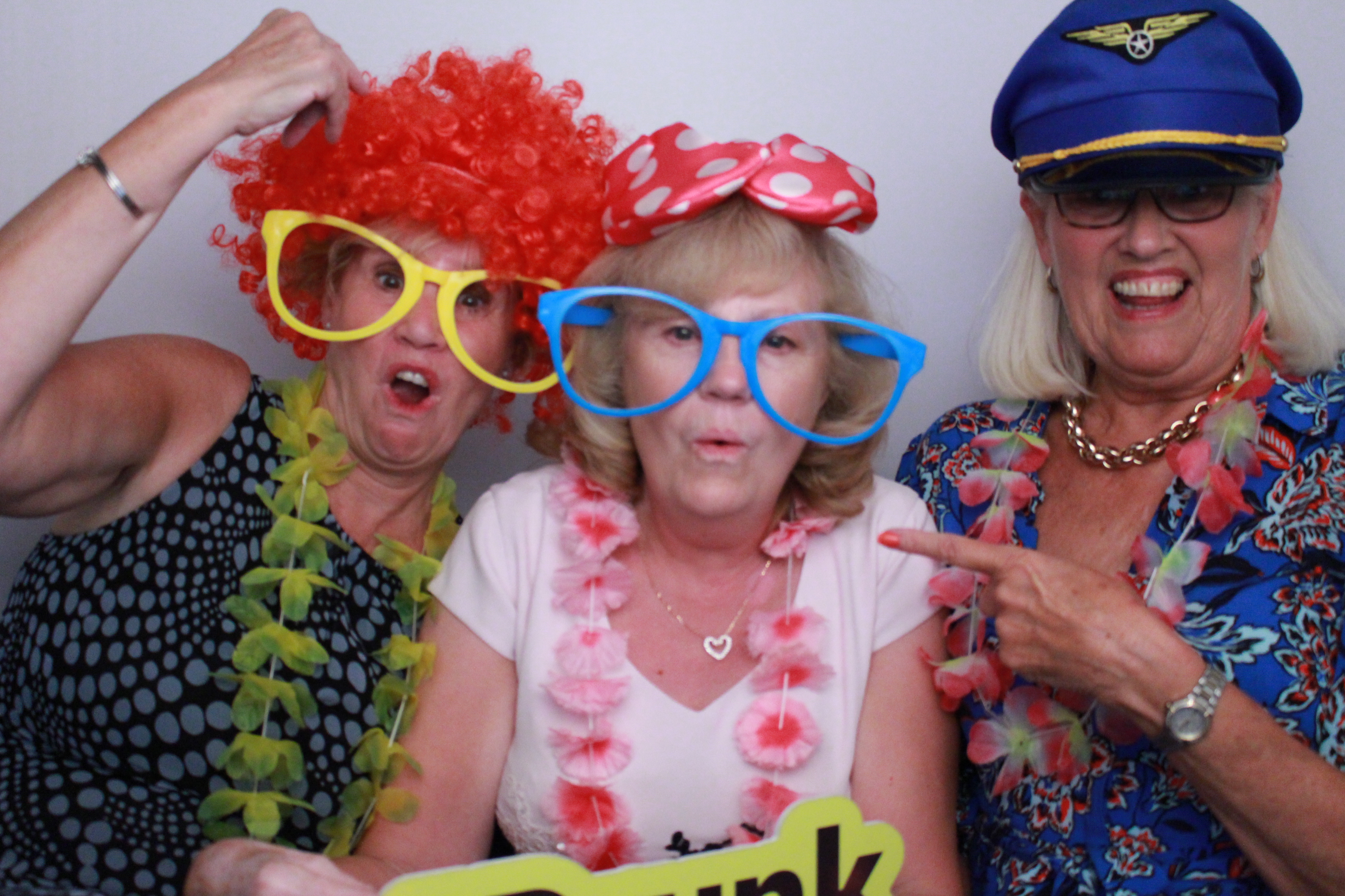 Simon & Rachel's Wedding  | View more photos from the event at gallery.myphotoboothexperience.co.uk/u/MyPhotoBoothExperienceLtd/Simon-Rachels-Wedding