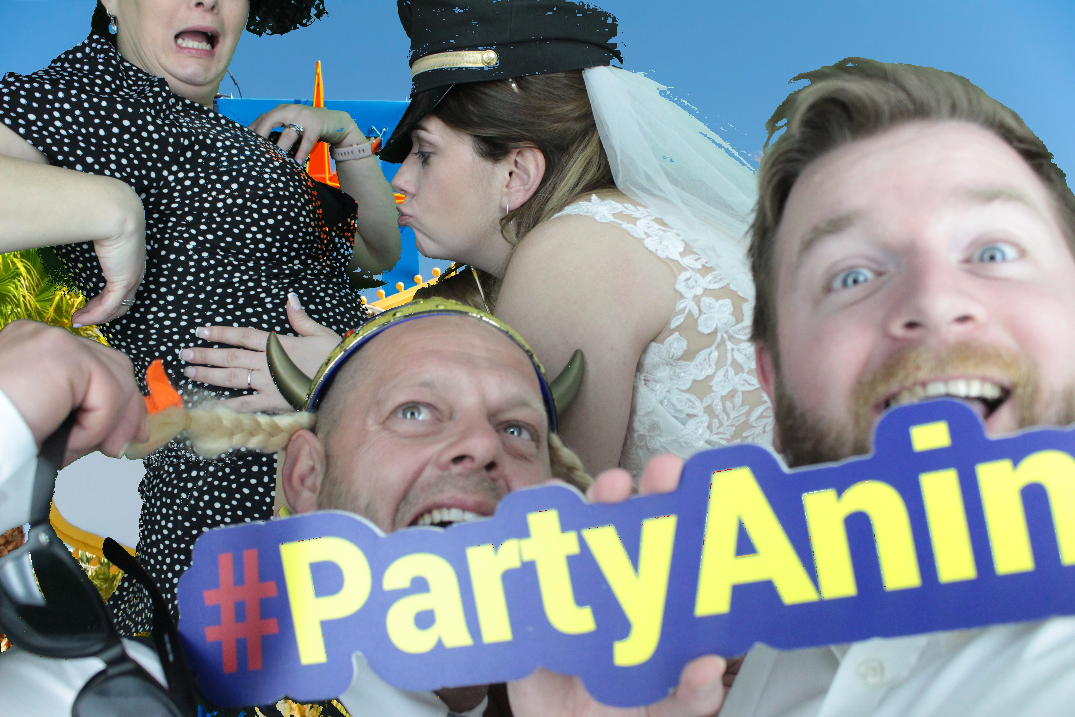 Sinead's Wedding  | View more photos from the event at gallery.myphotoboothexperience.co.uk/u/MyPhotoBoothExperienceLtd/Sineads-Wedding
