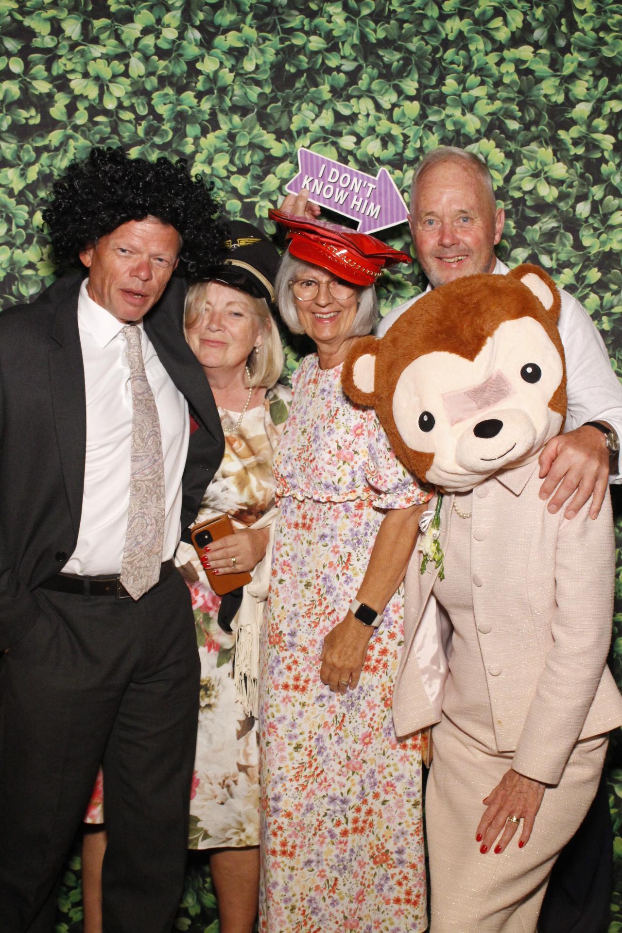 Steve & Harriet's Wedding  | View more photos from the event at gallery.myphotoboothexperience.co.uk/u/MyPhotoBoothExperienceLtd/Steve-Harriets-Wedding