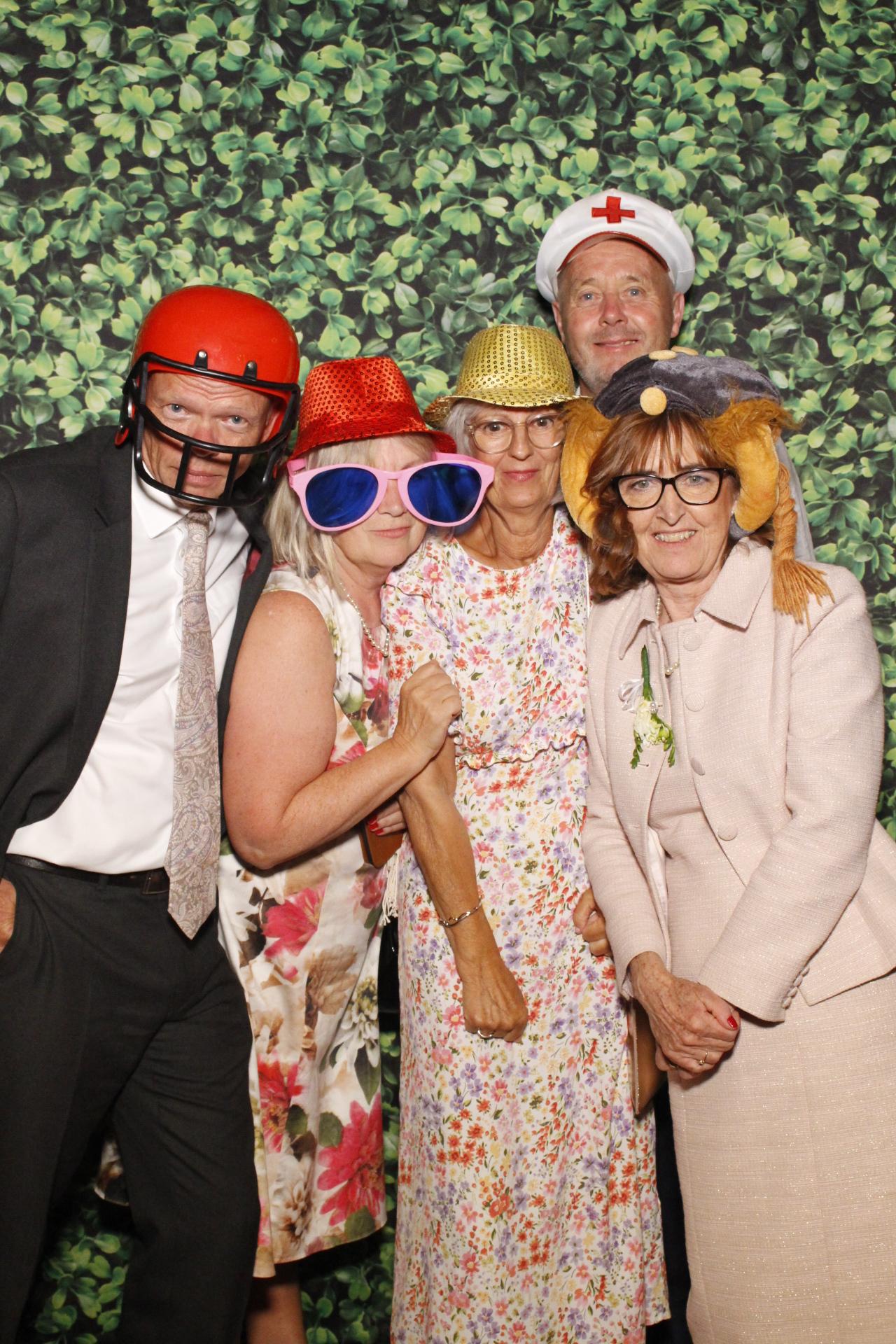 Steve & Harriet's Wedding  | View more photos from the event at gallery.myphotoboothexperience.co.uk/u/MyPhotoBoothExperienceLtd/Steve-Harriets-Wedding