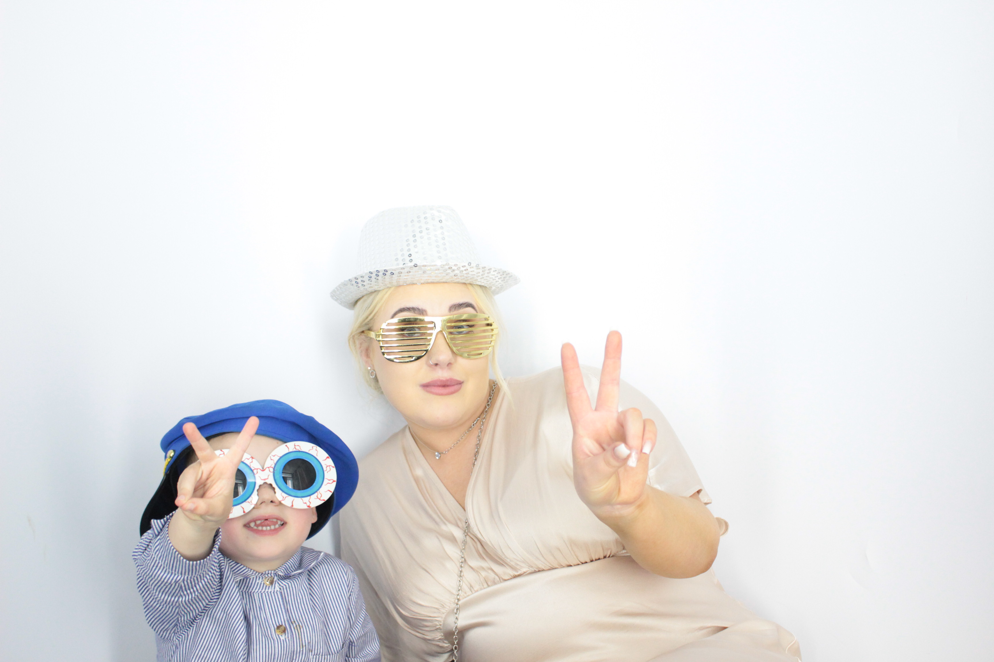 Thomas & brittany's Wedding  | View more photos from the event at gallery.myphotoboothexperience.co.uk/u/MyPhotoBoothExperienceLtd/Thomas-brittanys-Wedding