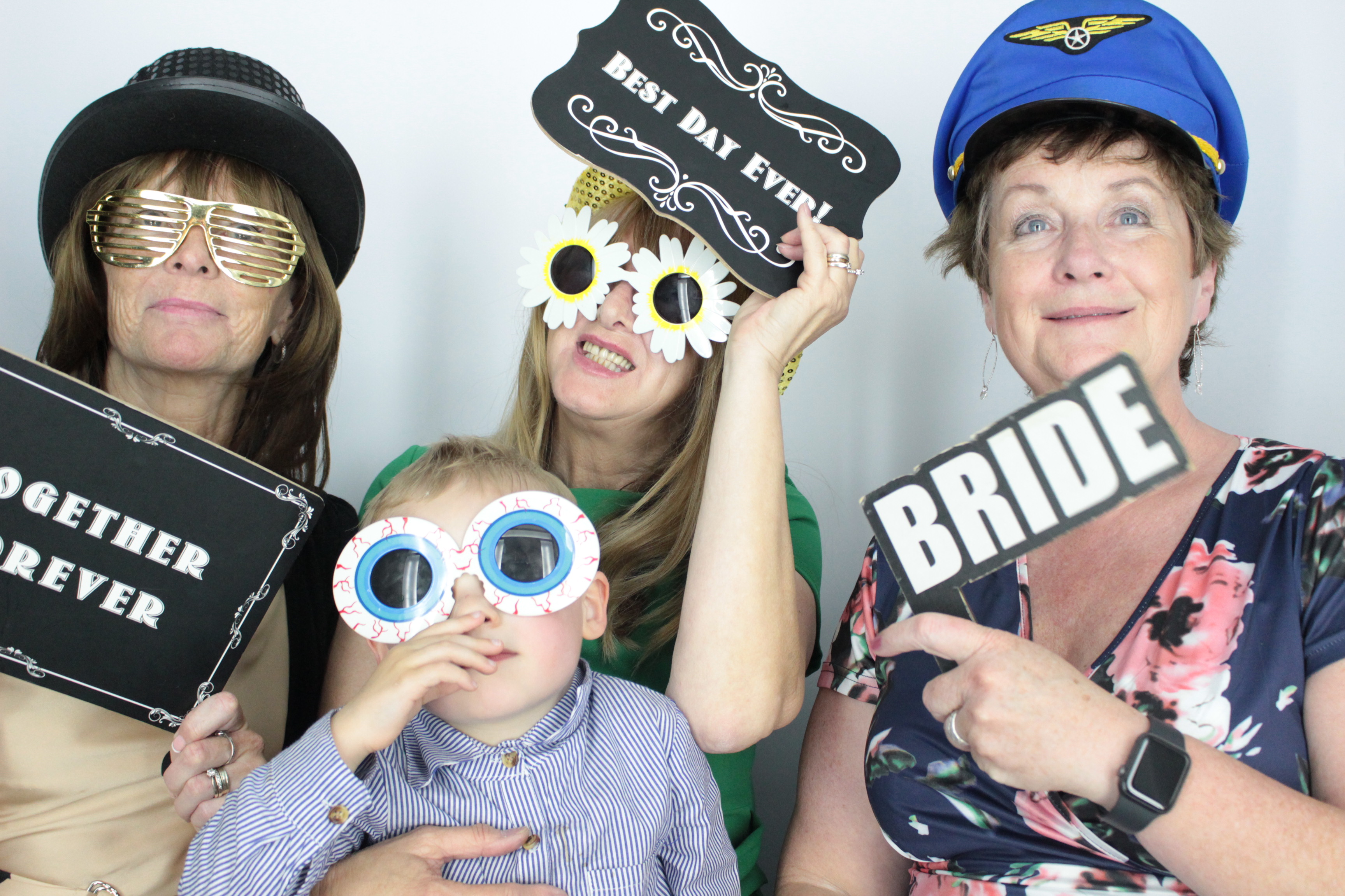 Thomas & brittany's Wedding  | View more photos from the event at gallery.myphotoboothexperience.co.uk/u/MyPhotoBoothExperienceLtd/Thomas-brittanys-Wedding
