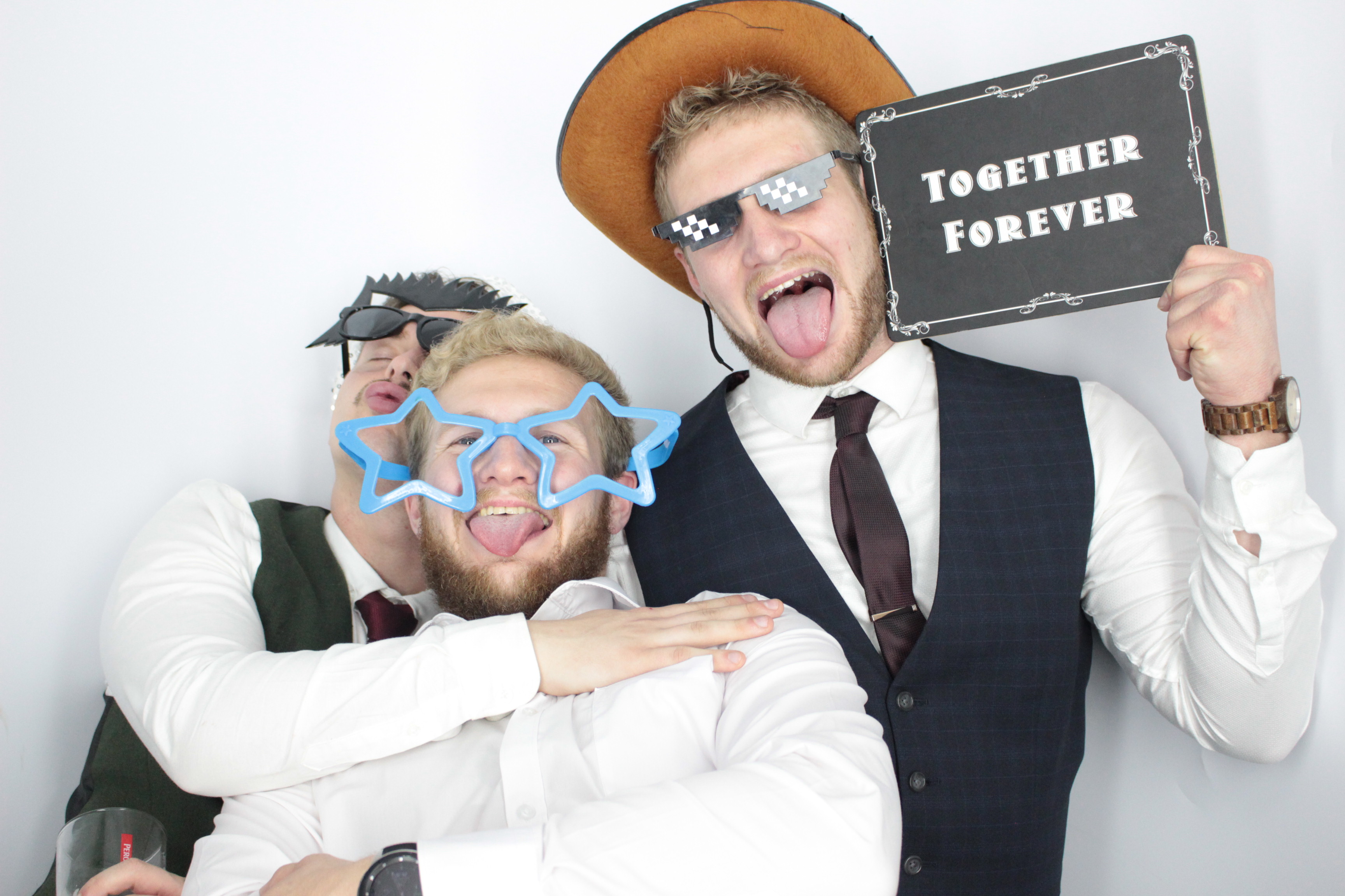 Thomas & brittany's Wedding  | View more photos from the event at gallery.myphotoboothexperience.co.uk/u/MyPhotoBoothExperienceLtd/Thomas-brittanys-Wedding