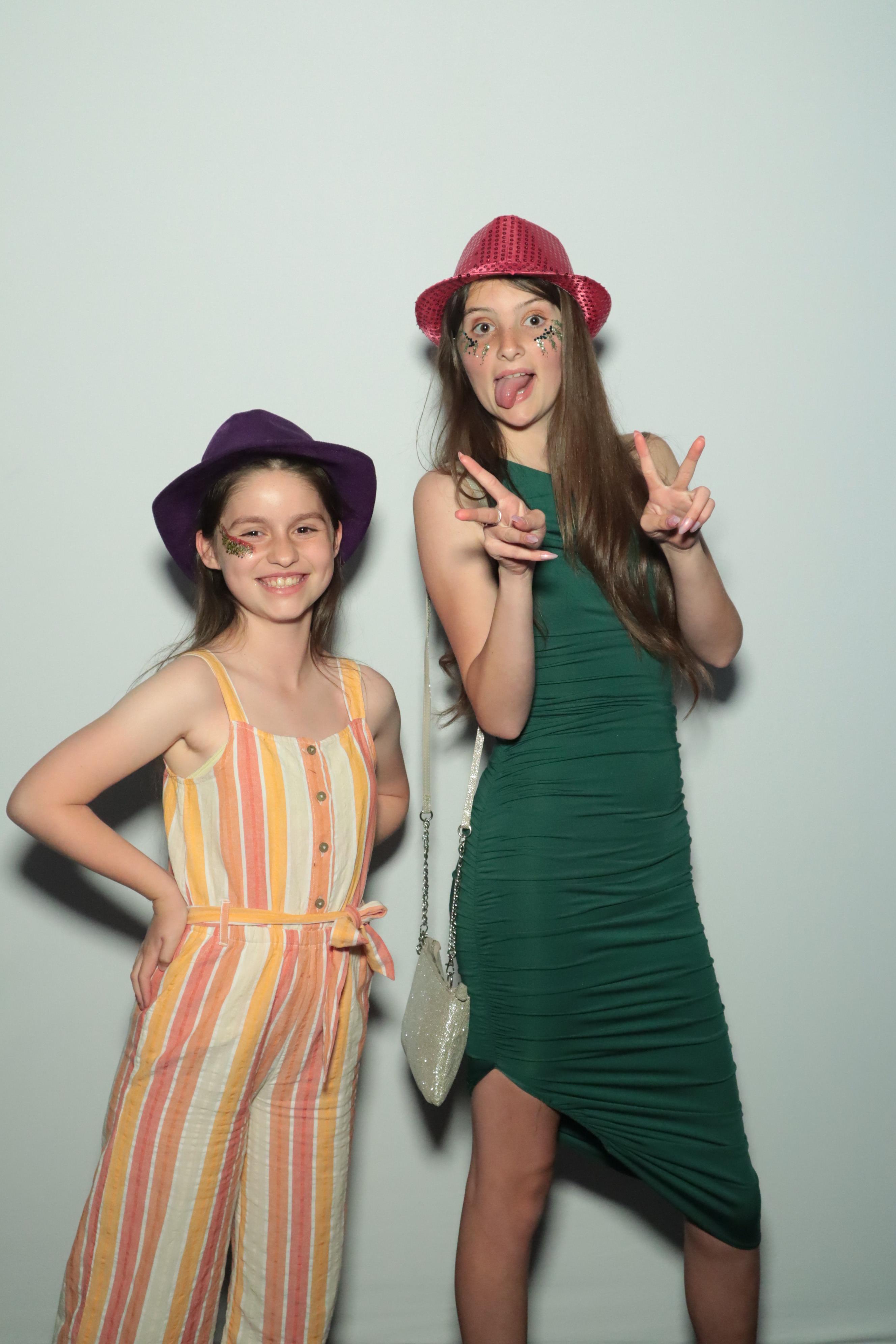 World With Friends Prom 2022 | View more photos from the event at gallery.myphotoboothexperience.co.uk/u/MyPhotoBoothExperienceLtd/World-With-Friends-Prom-2022