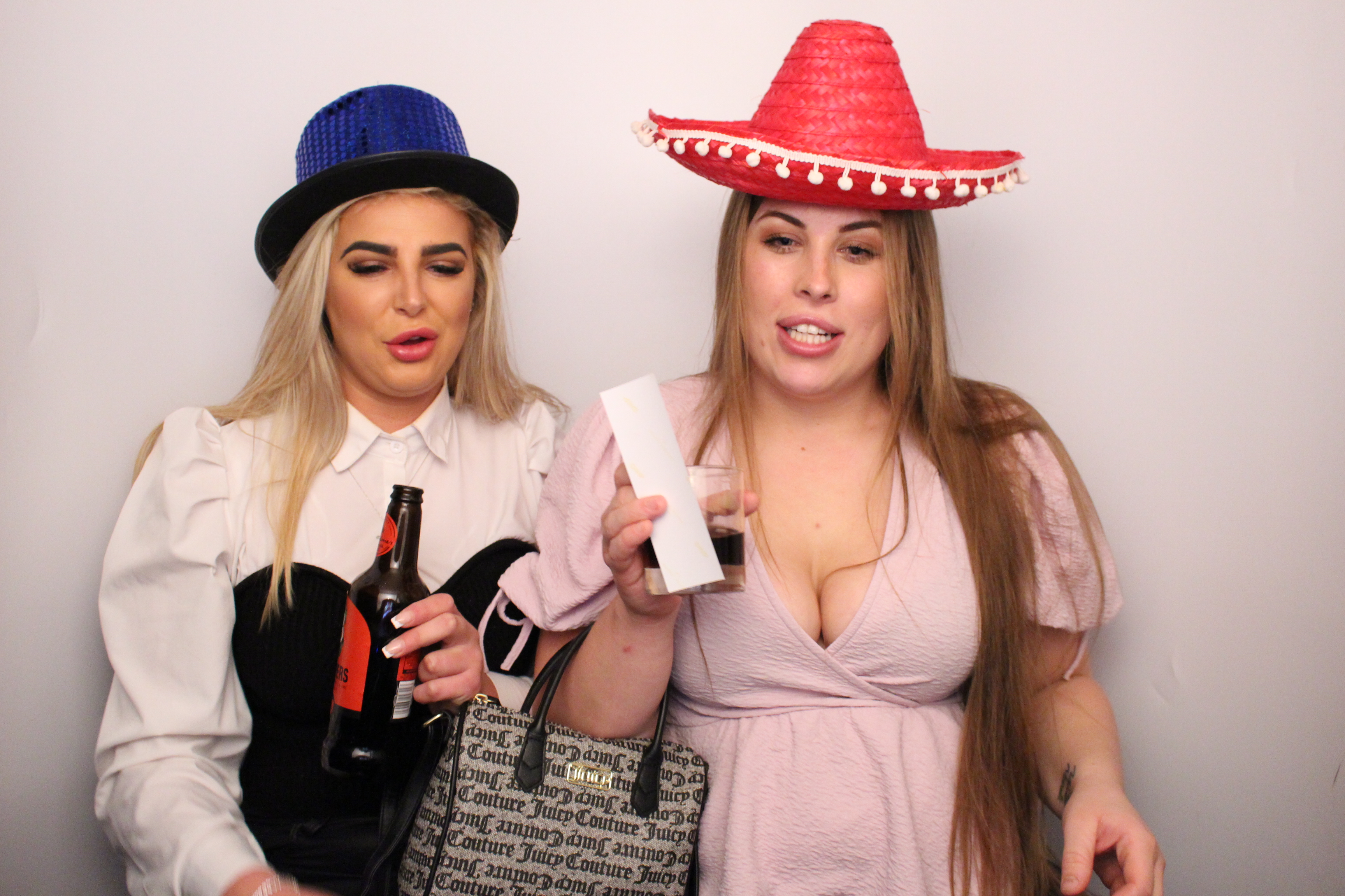 Anita's Birthday | View more photos from the event at gallery.myphotoboothexperience.co.uk/u/MyPhotoBoothExperienceLtd/Anitas-Birthday