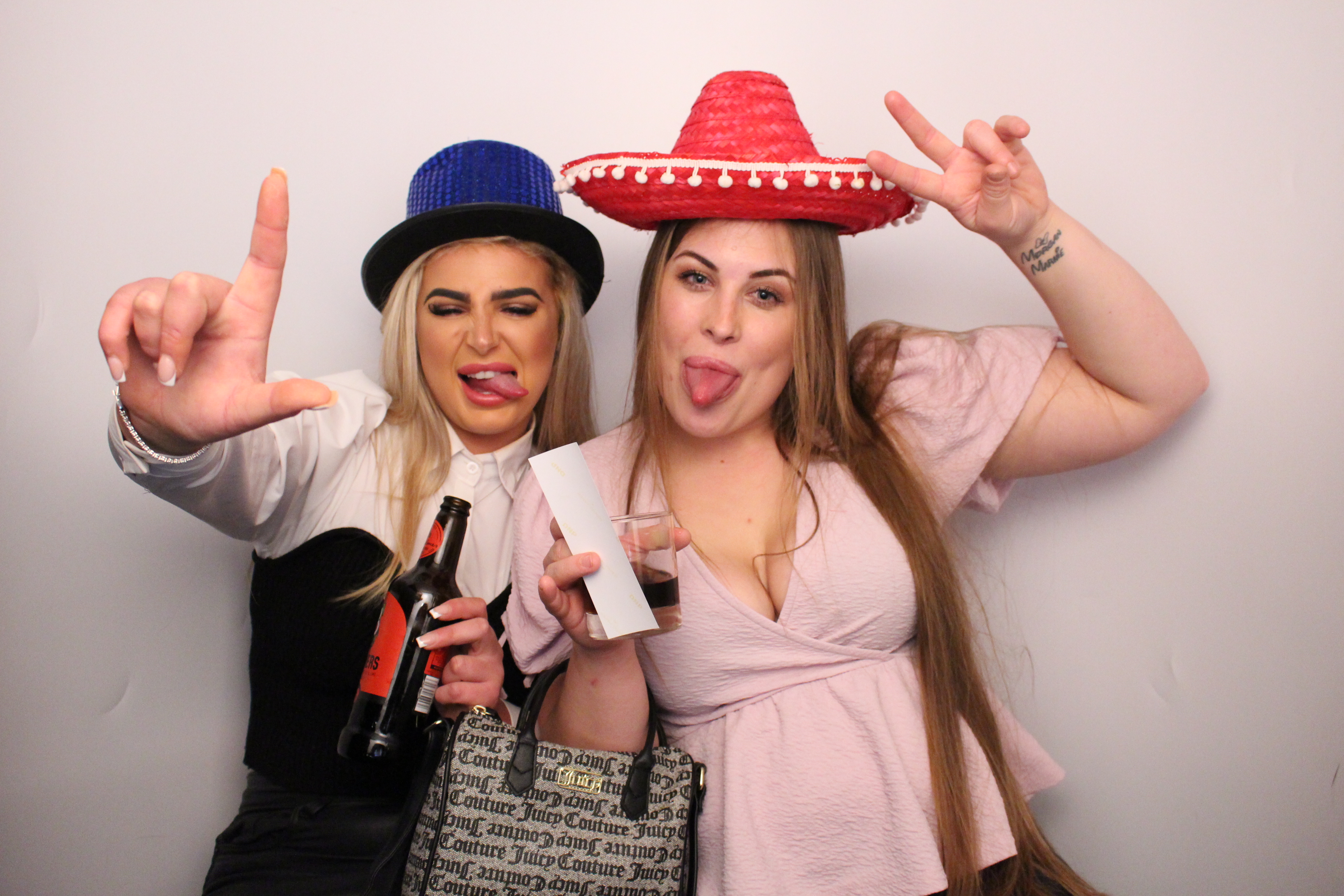 Anita's Birthday | View more photos from the event at gallery.myphotoboothexperience.co.uk/u/MyPhotoBoothExperienceLtd/Anitas-Birthday