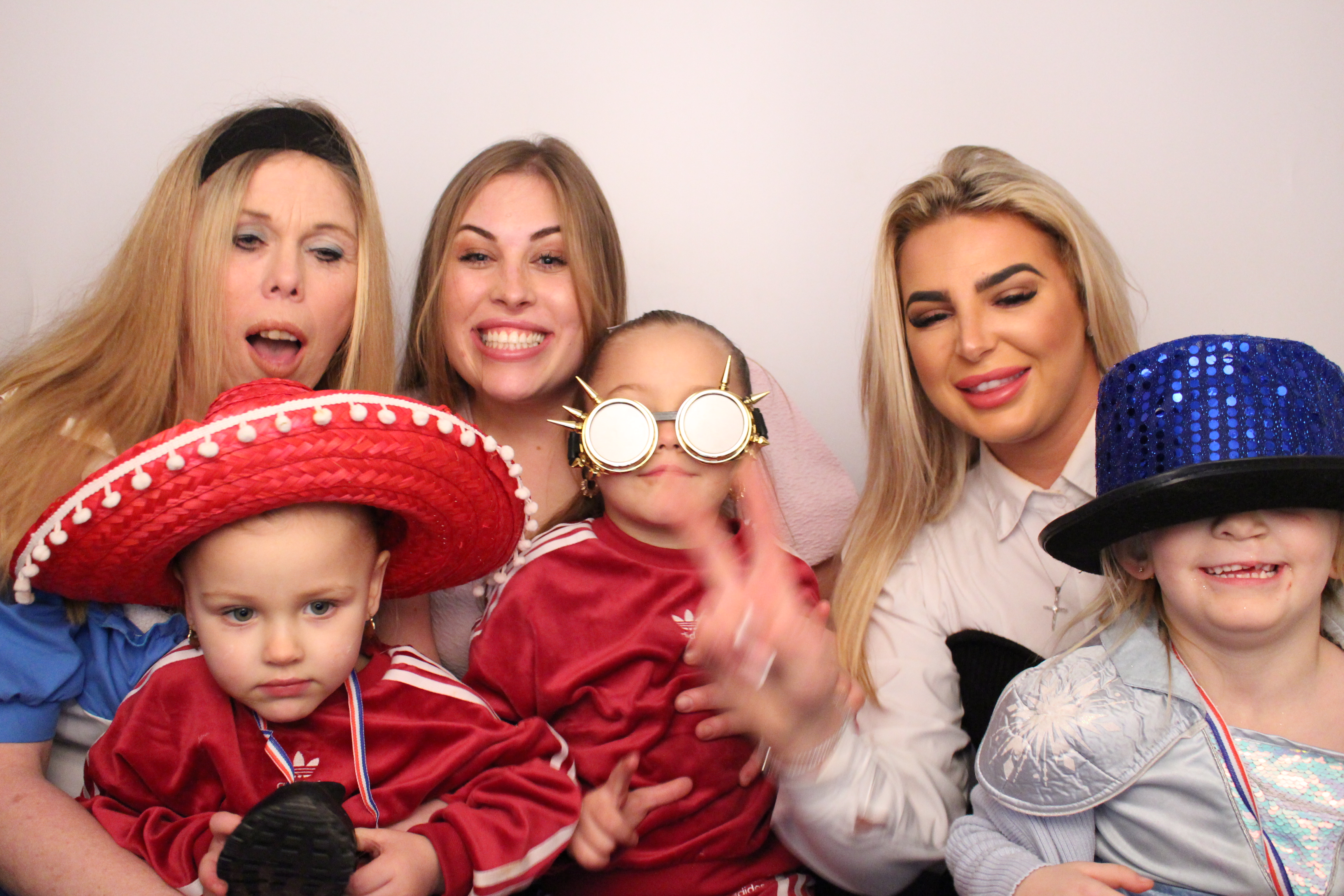 Anita's Birthday | View more photos from the event at gallery.myphotoboothexperience.co.uk/u/MyPhotoBoothExperienceLtd/Anitas-Birthday