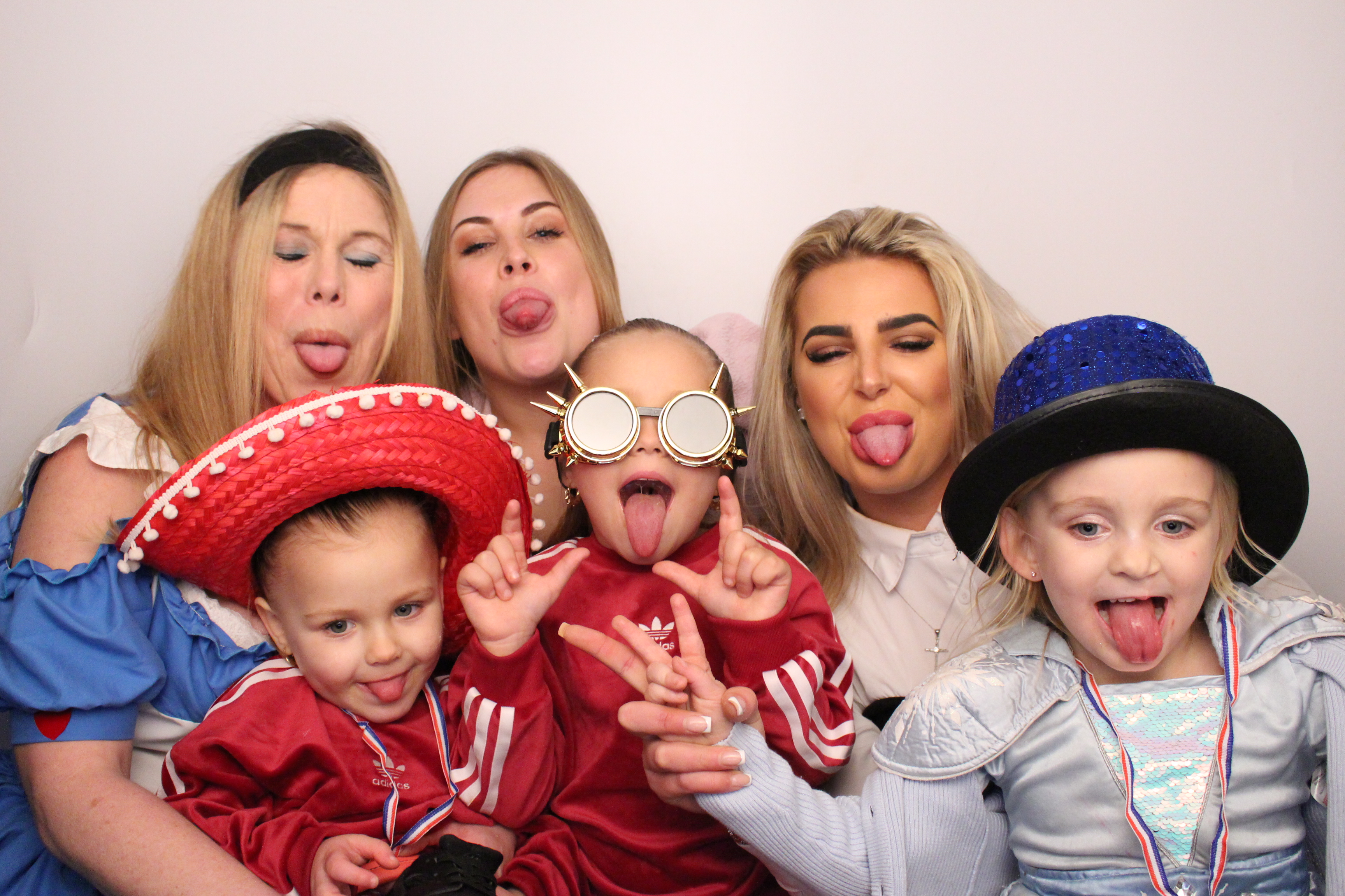 Anita's Birthday | View more photos from the event at gallery.myphotoboothexperience.co.uk/u/MyPhotoBoothExperienceLtd/Anitas-Birthday