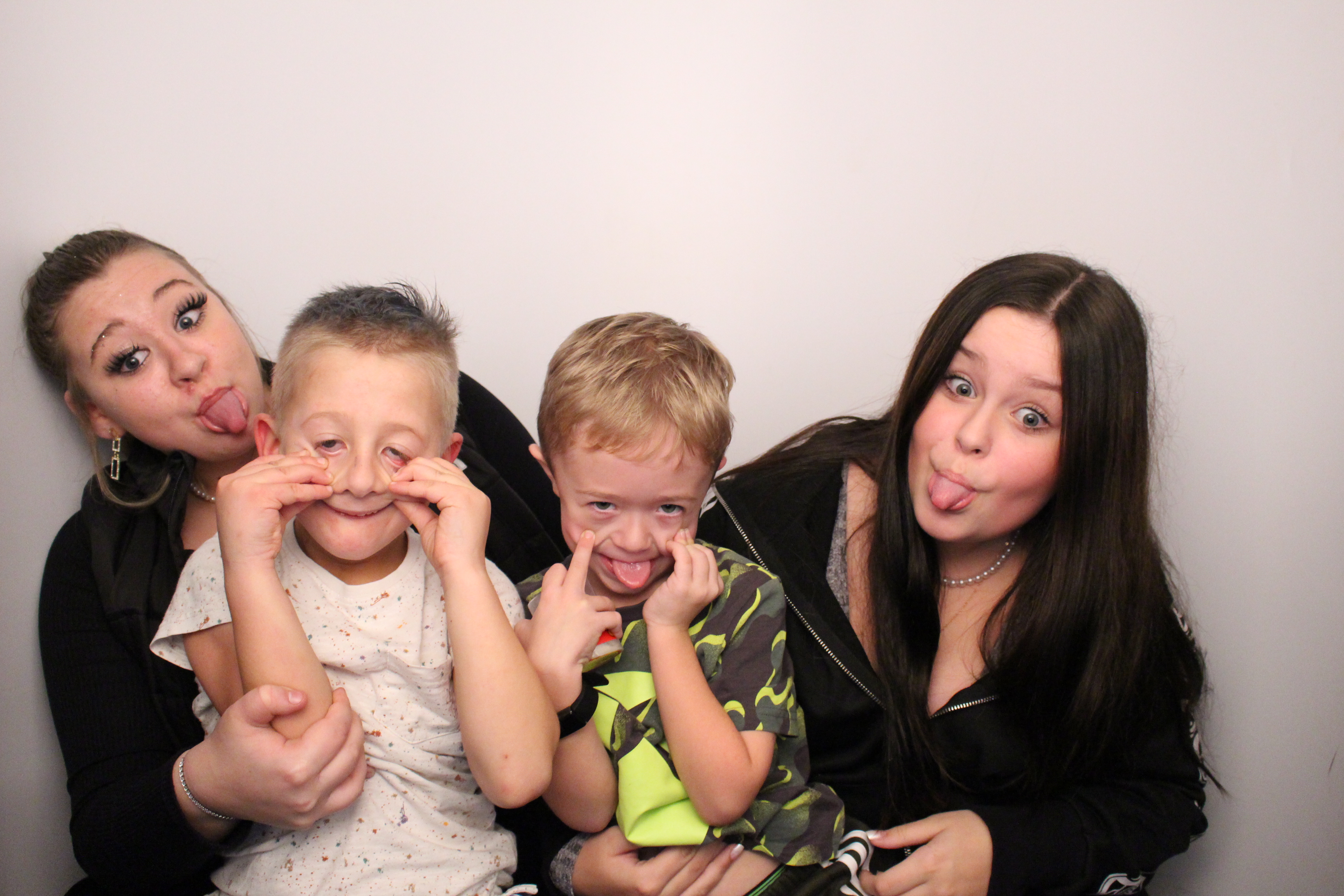 Anita's Birthday | View more photos from the event at gallery.myphotoboothexperience.co.uk/u/MyPhotoBoothExperienceLtd/Anitas-Birthday