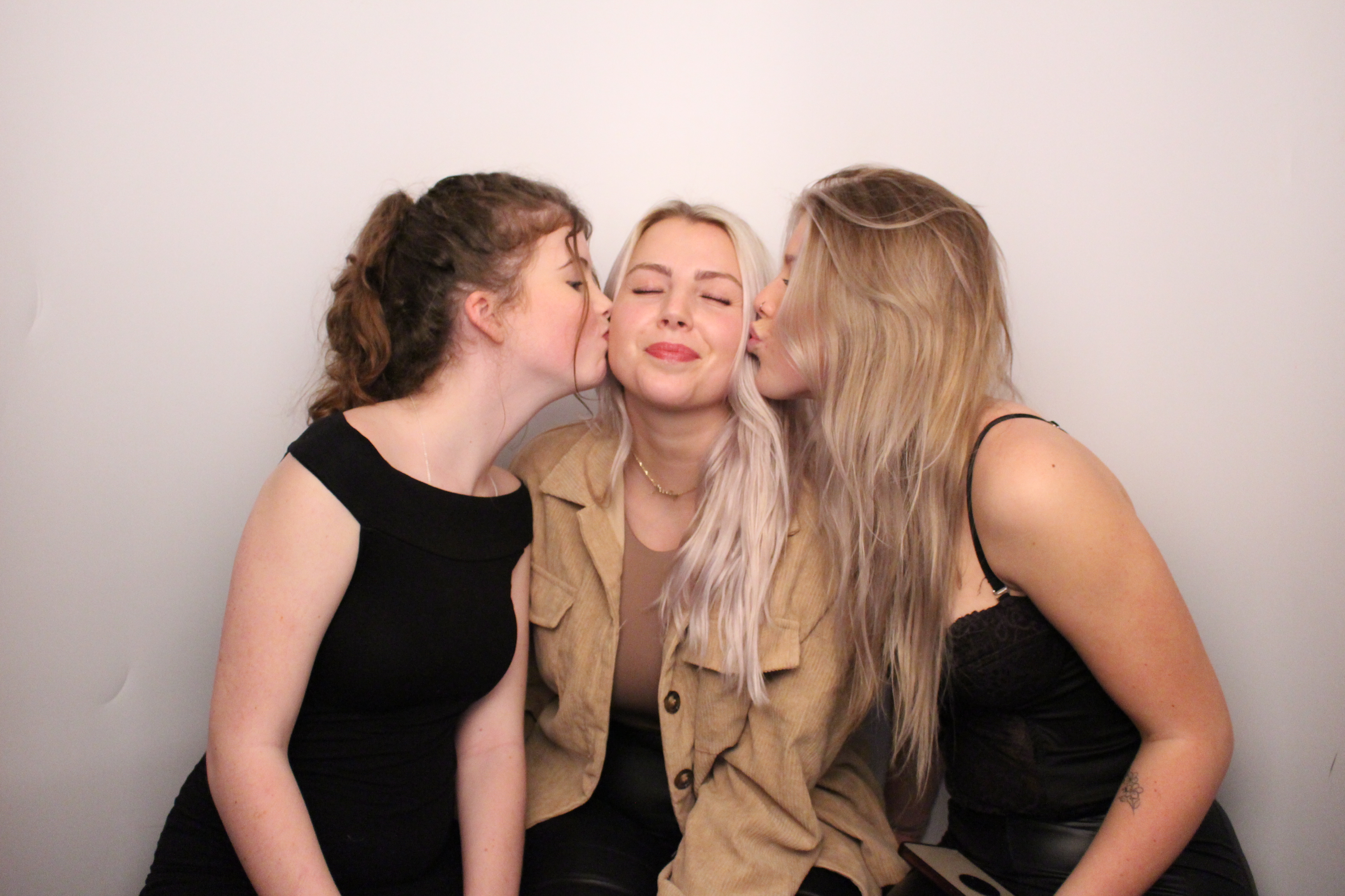 Anita's Birthday | View more photos from the event at gallery.myphotoboothexperience.co.uk/u/MyPhotoBoothExperienceLtd/Anitas-Birthday