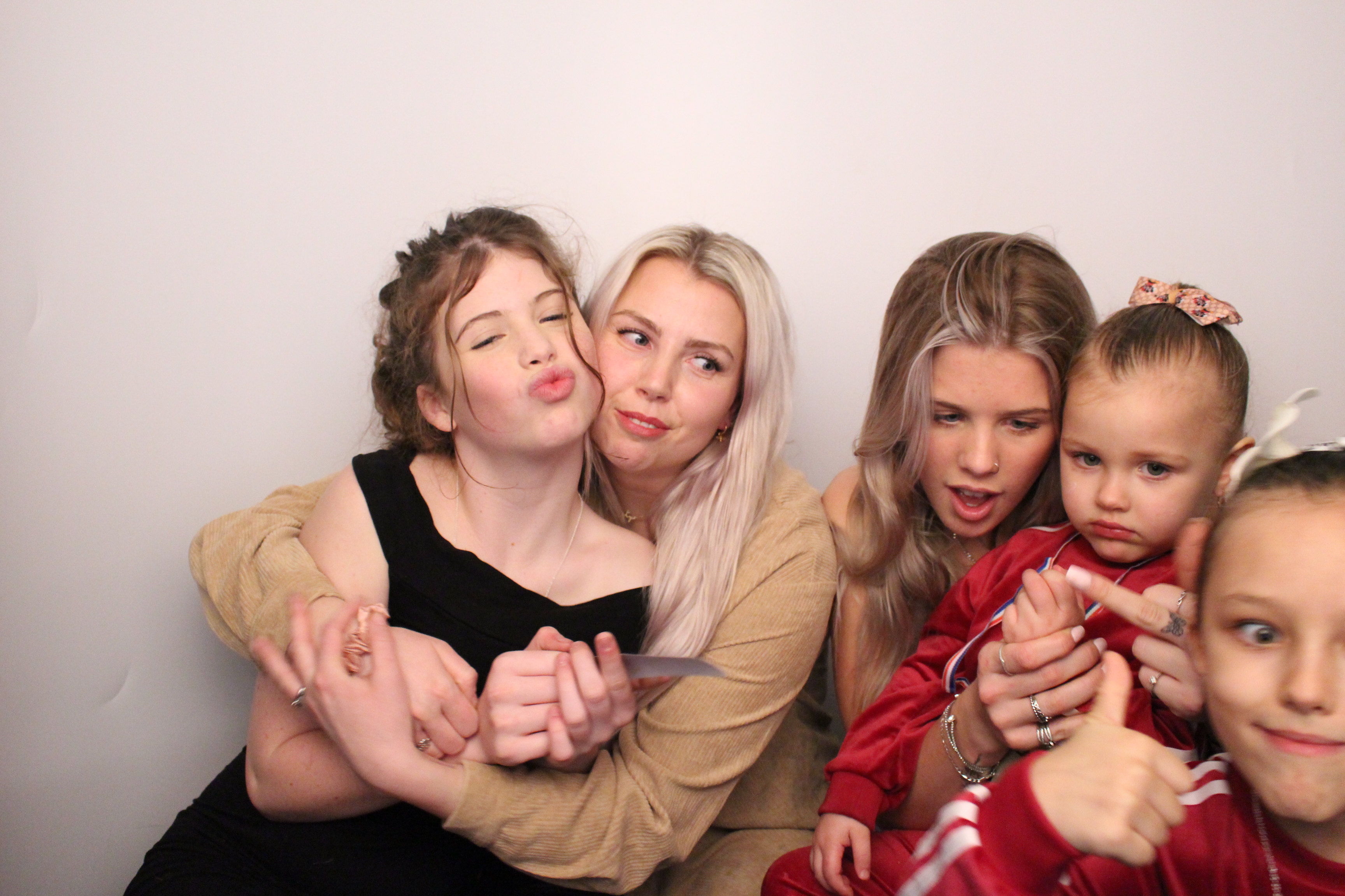 Anita's Birthday | View more photos from the event at gallery.myphotoboothexperience.co.uk/u/MyPhotoBoothExperienceLtd/Anitas-Birthday