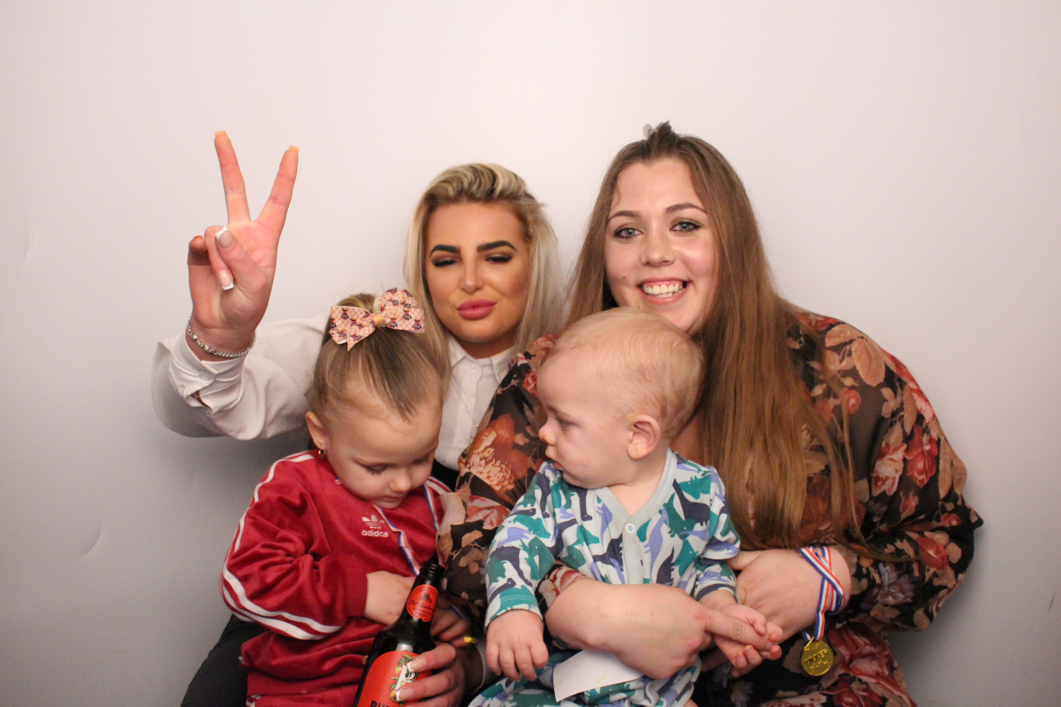 Anita's Birthday | View more photos from the event at gallery.myphotoboothexperience.co.uk/u/MyPhotoBoothExperienceLtd/Anitas-Birthday
